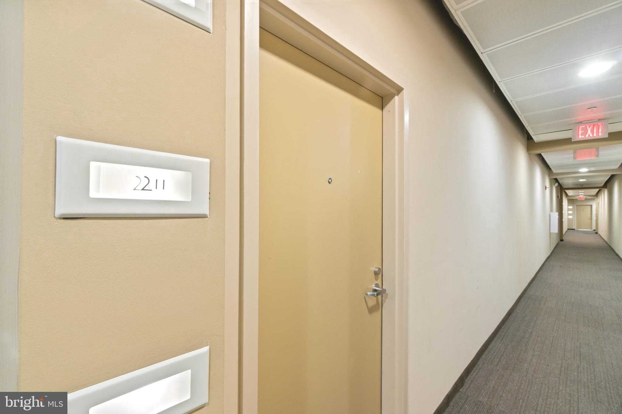 1211 Light St Apt 211 photo 2