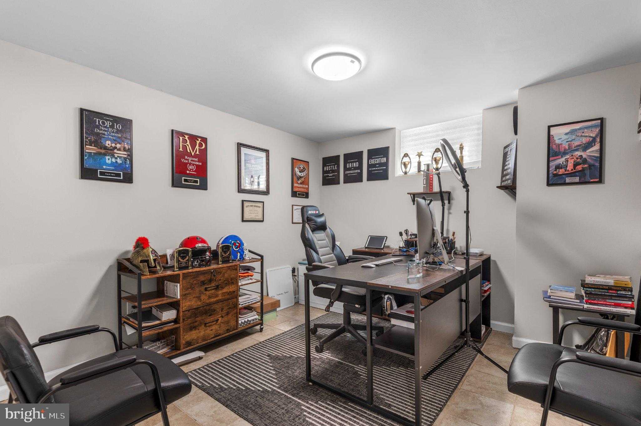 521 Fairview Ave photo 28