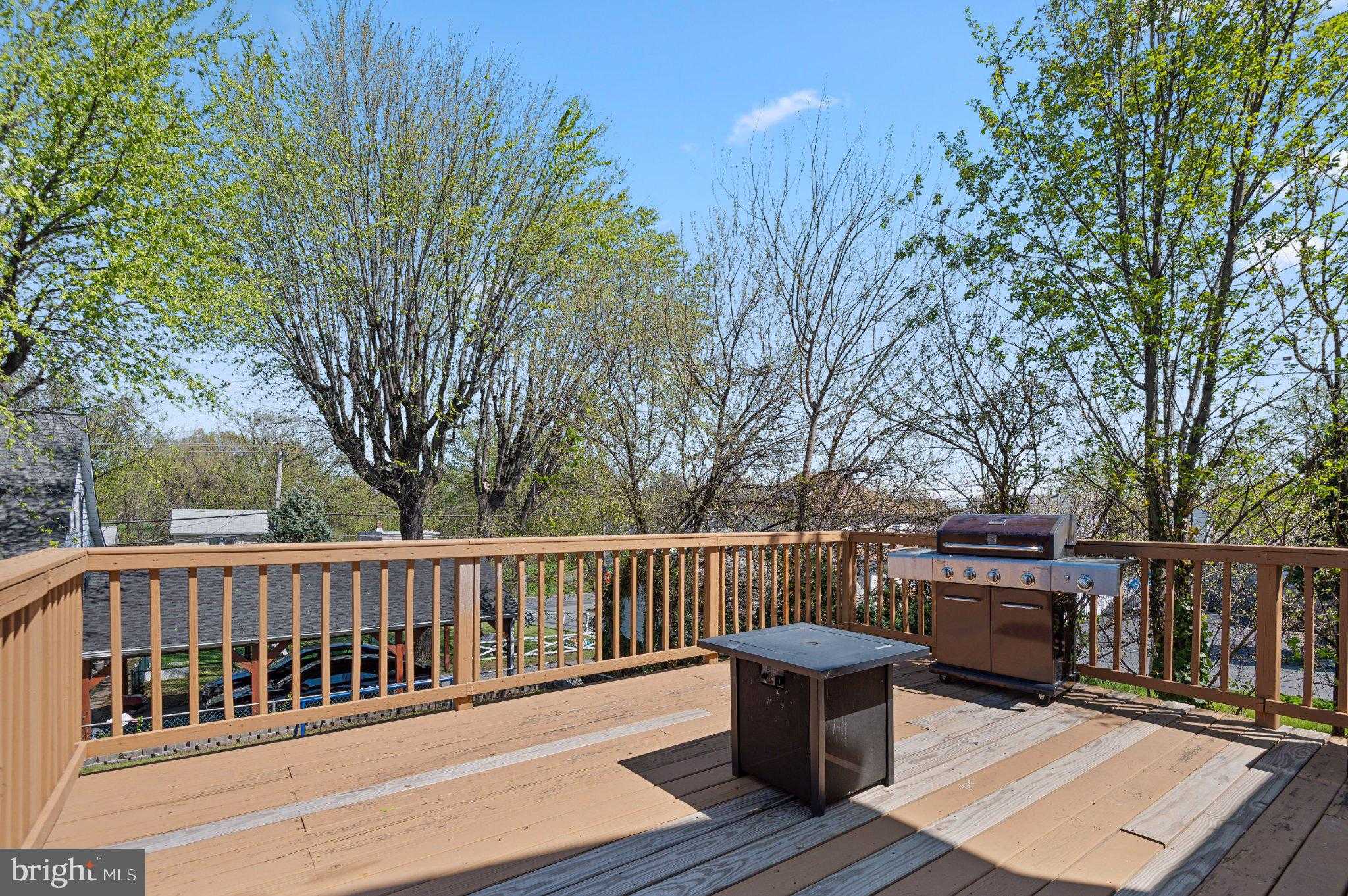 521 Fairview Ave photo 31