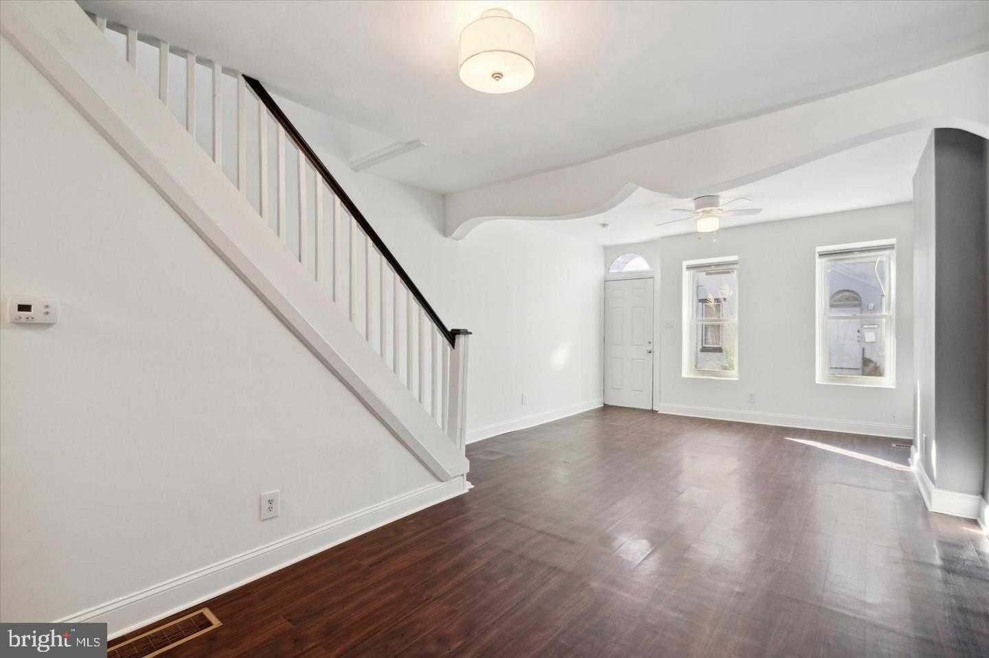 2431 W Seybert St photo 5