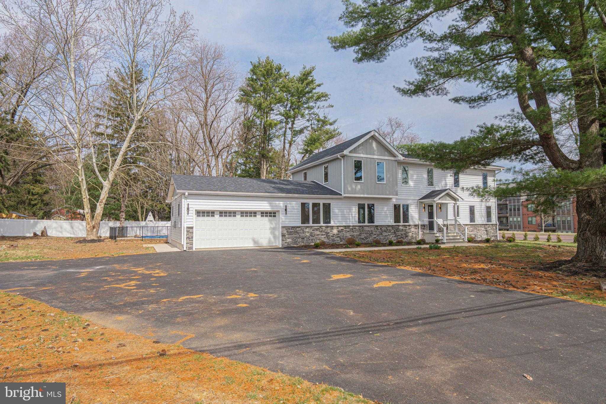 300 Witmer Rd photo 2