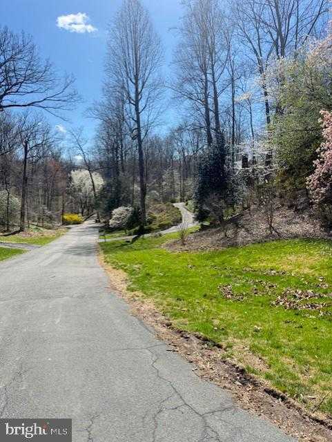 9101 Aldershot Dr photo 15