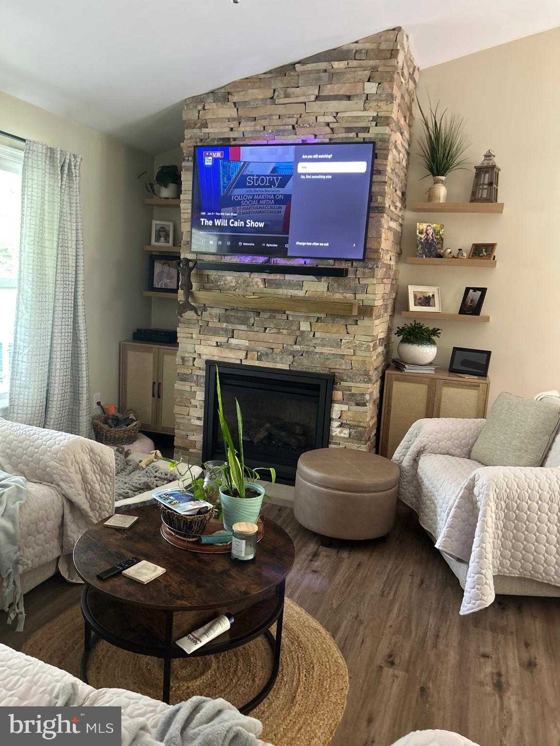 305 Cedar Ln photo 8