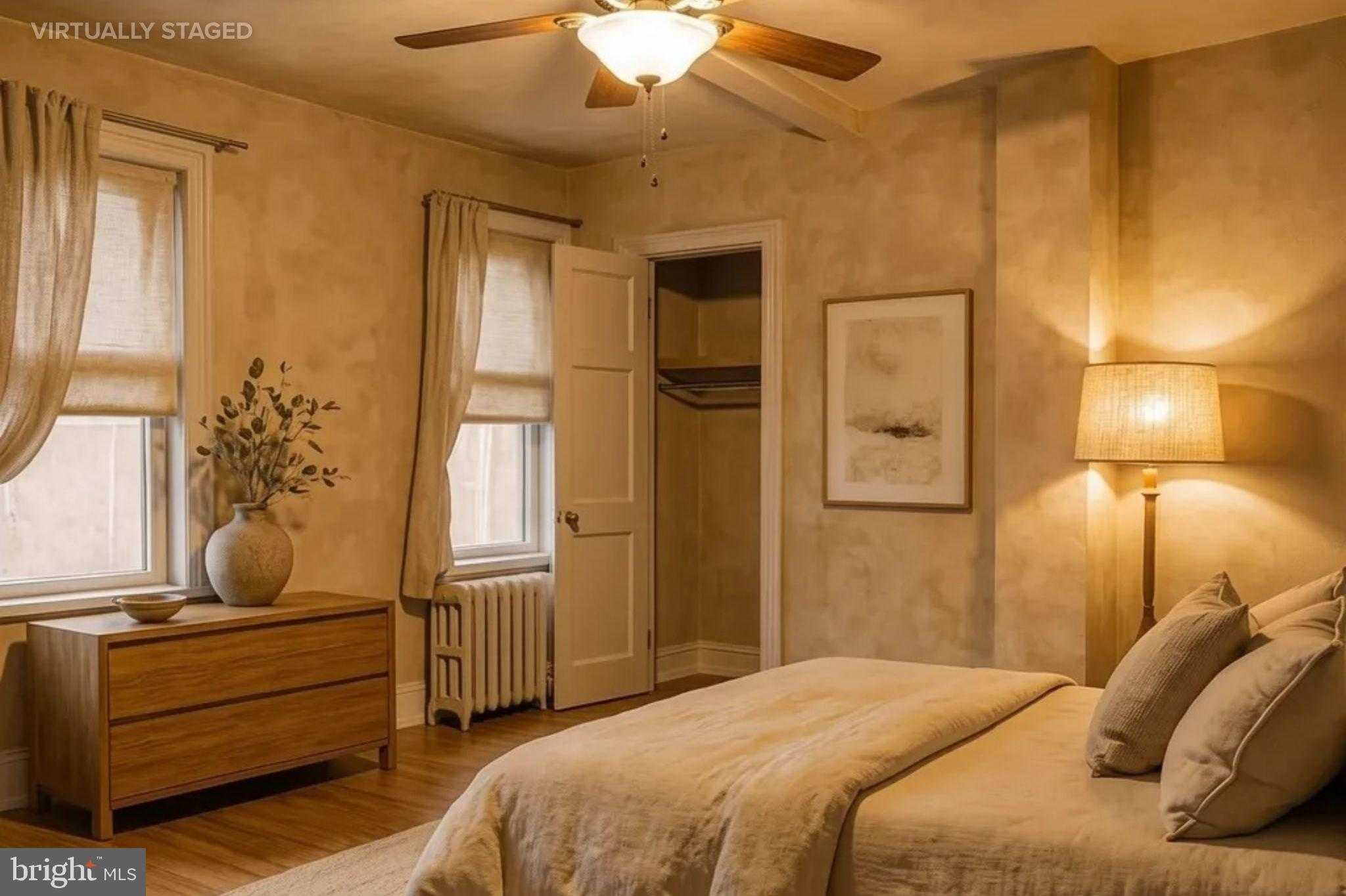 24 W Johnson St photo 2