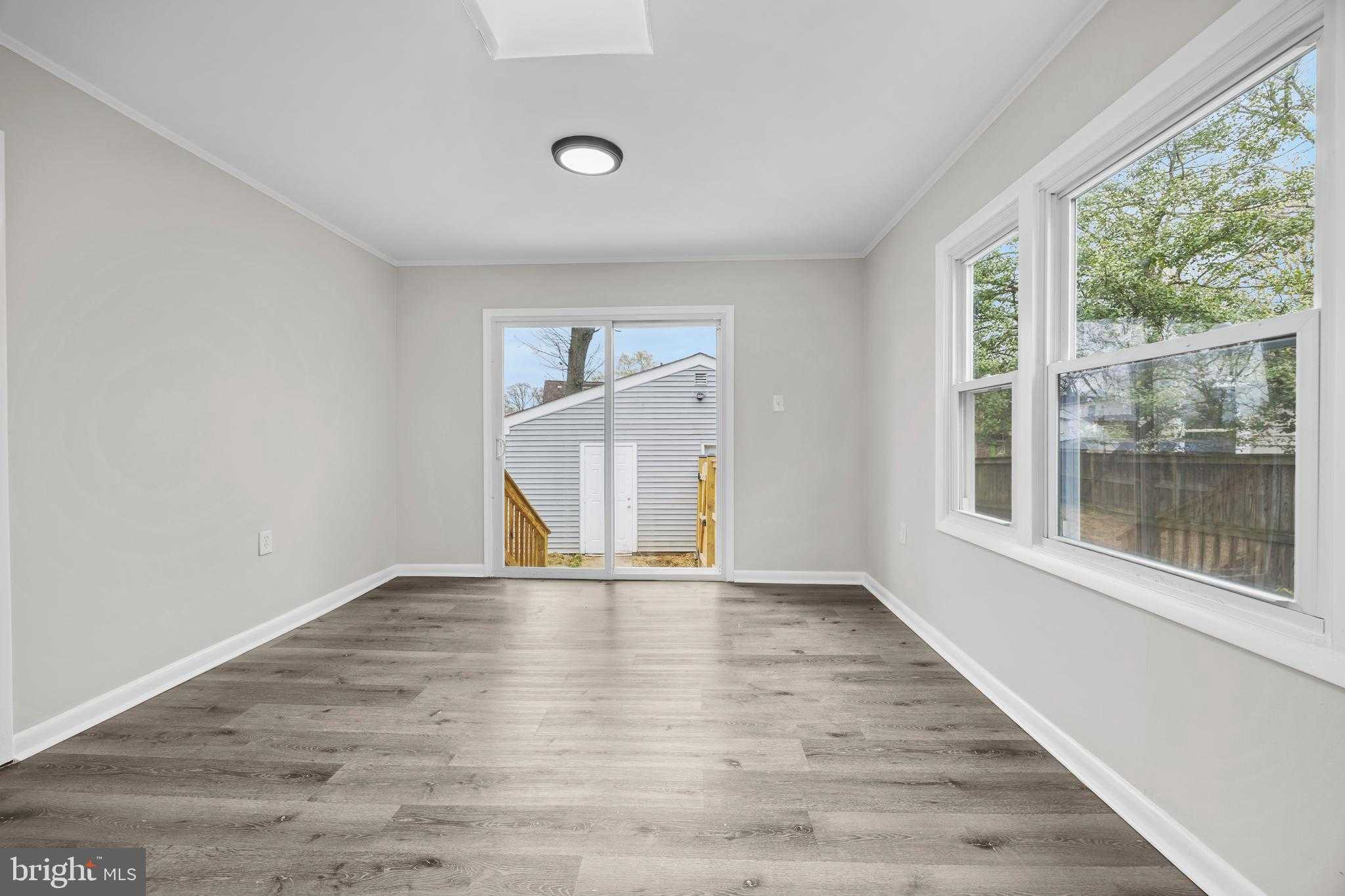 1055 S Edison St photo 14