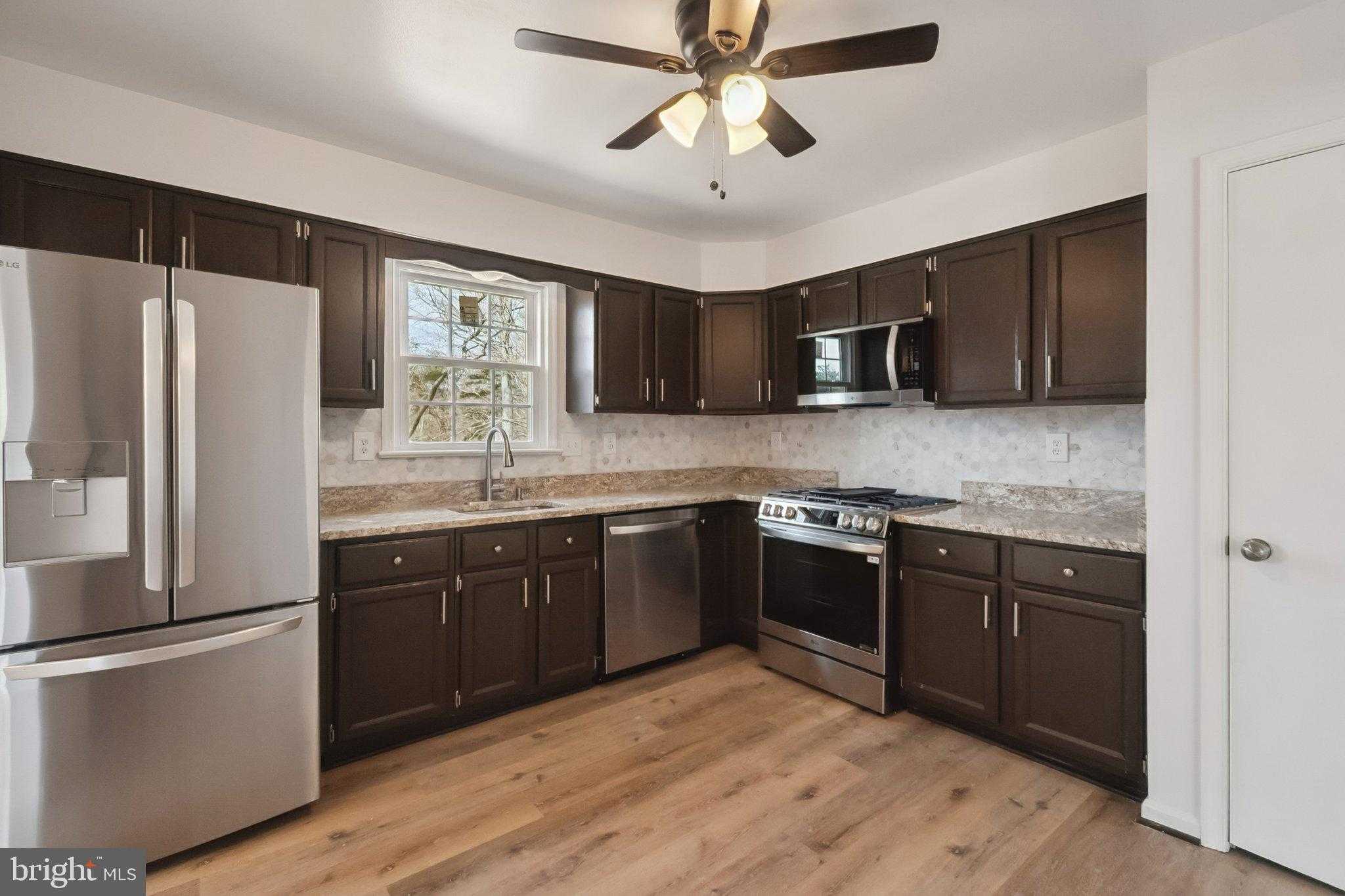 6803 Middlefield Rd photo 9