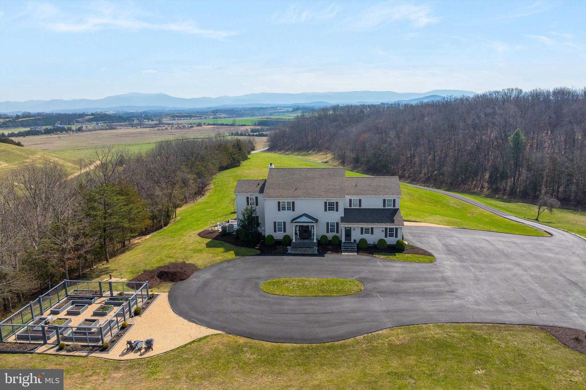 635 Dam Town Rd photo 2