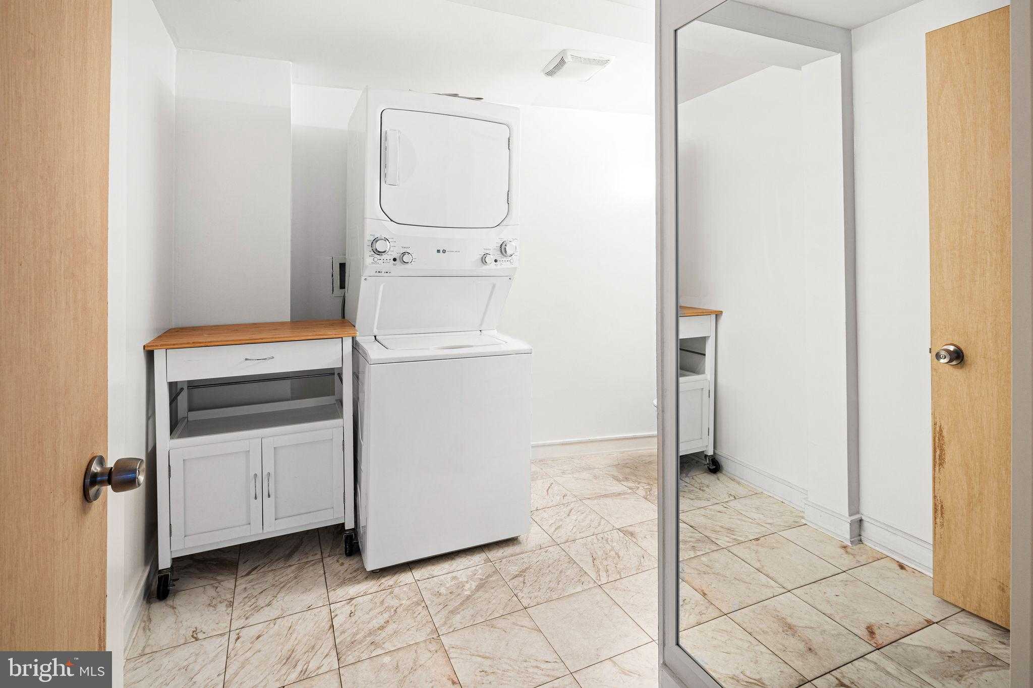 810 N Hancock St Apt 2 photo 21