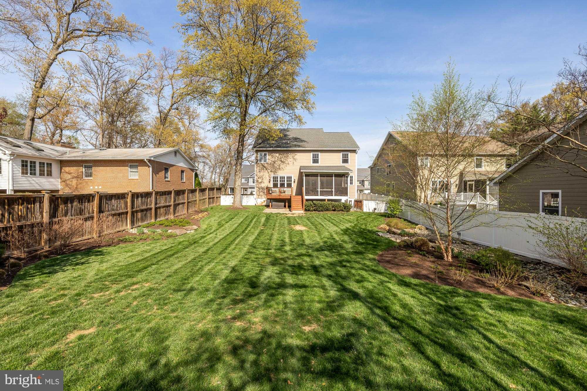 1022 N Edison St photo 33