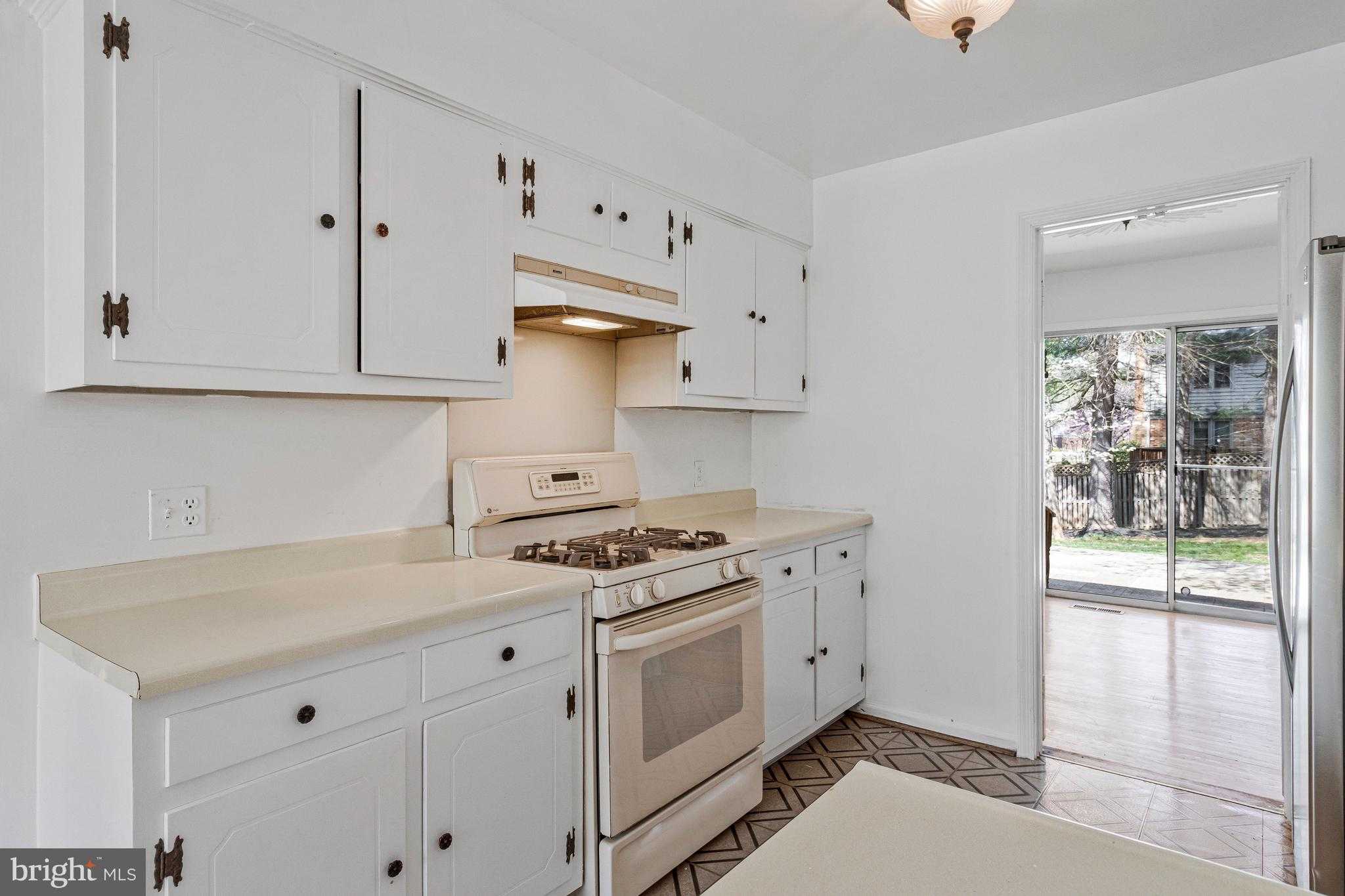 7306 Idylwood CT photo 12