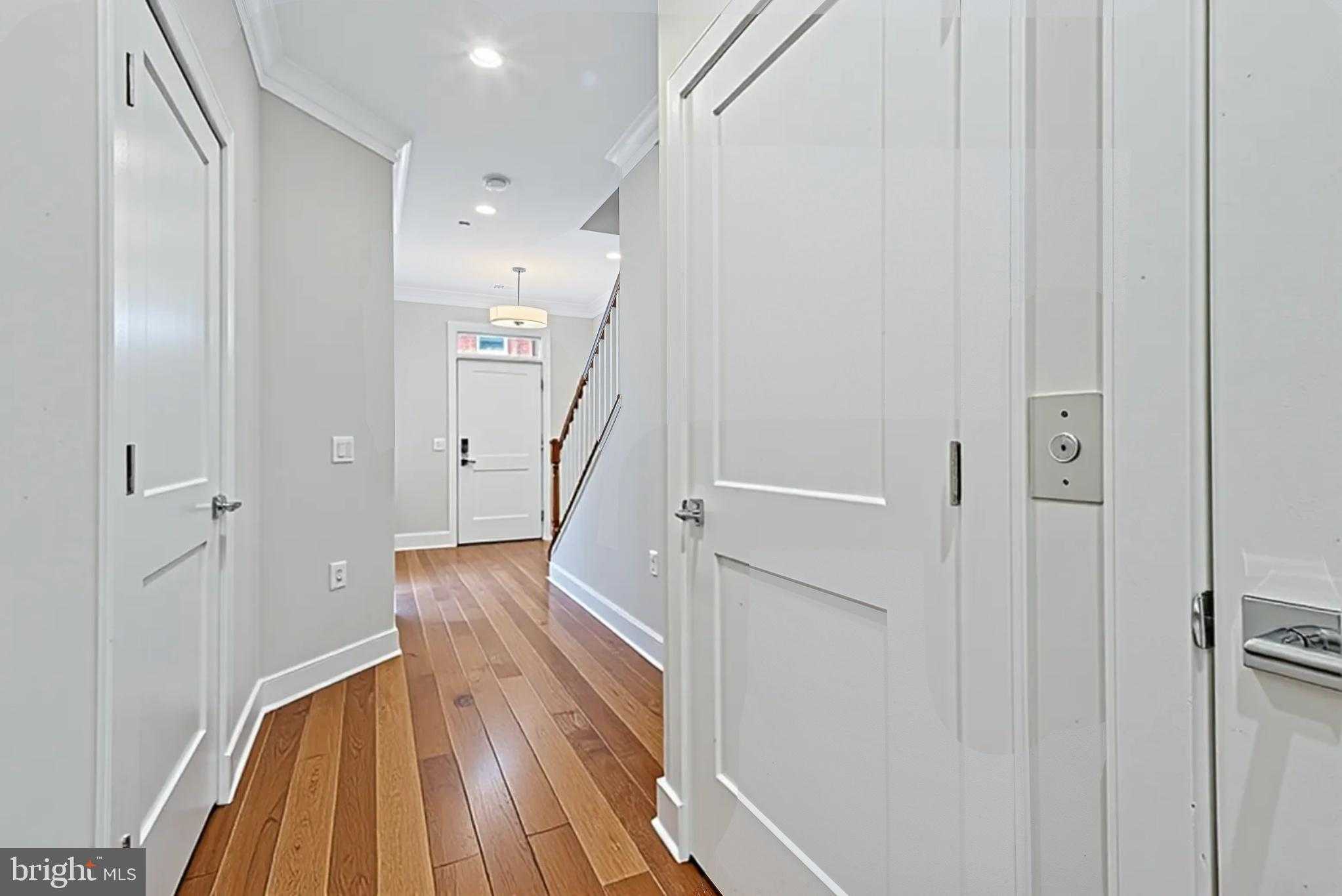 10274 Grosvenor Pl photo 12