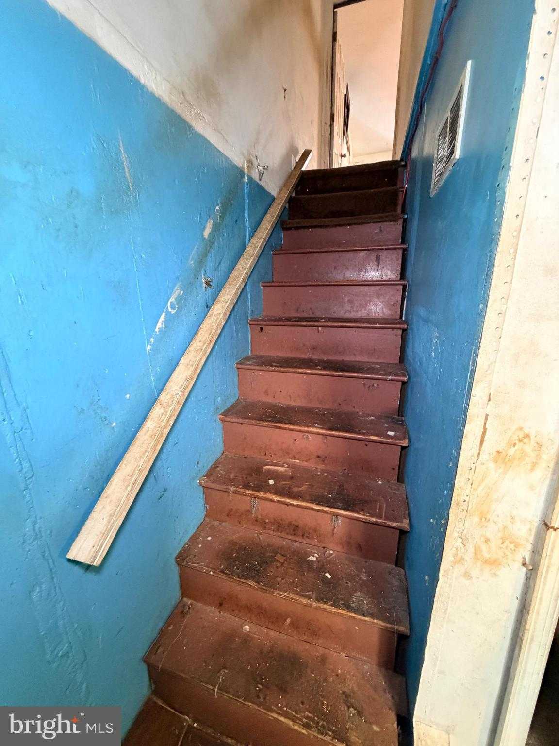 327 W 21st St photo 22