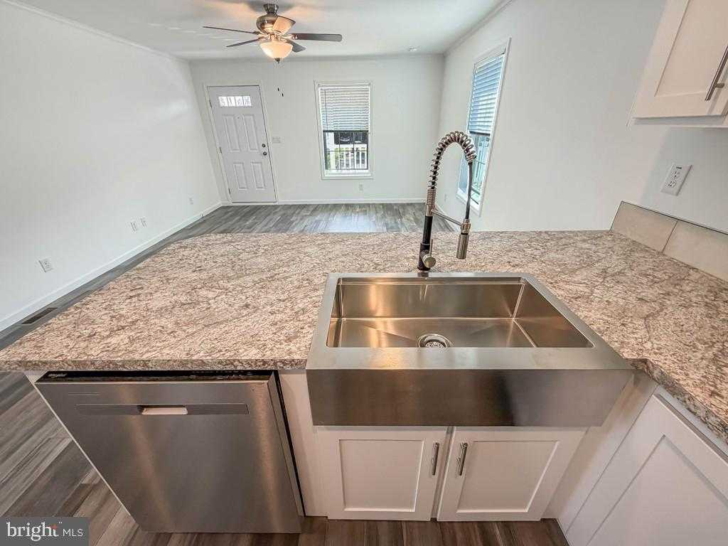 6214 Foster Dr photo 11