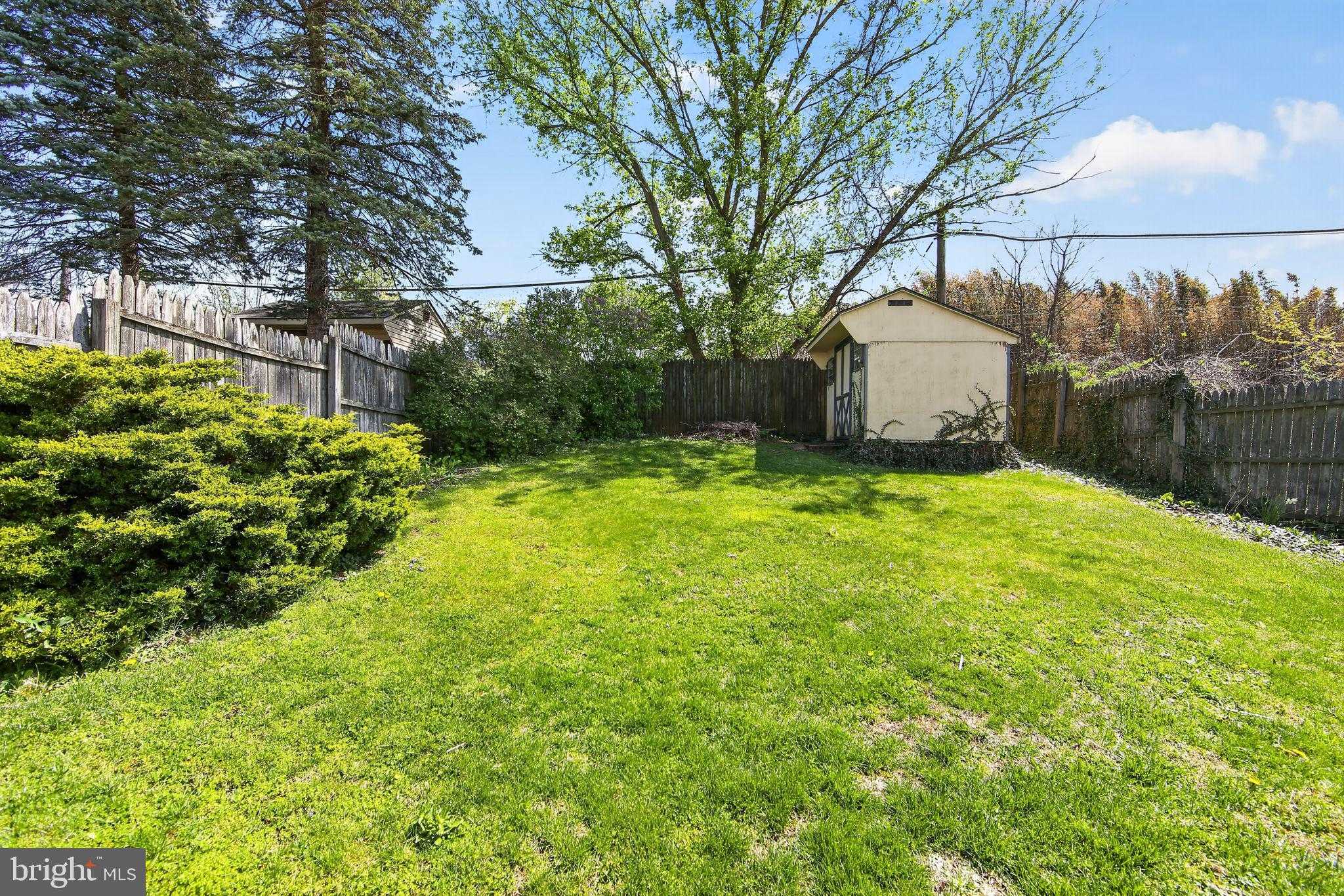 22 W Broad St photo 28