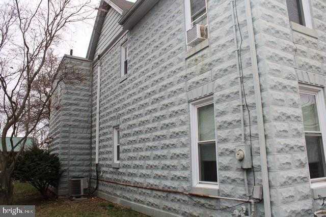 621 E Washington St photo 15