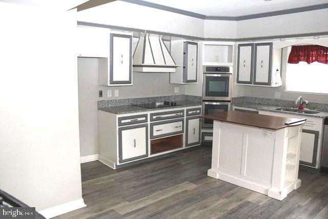 621 E Washington St photo 2