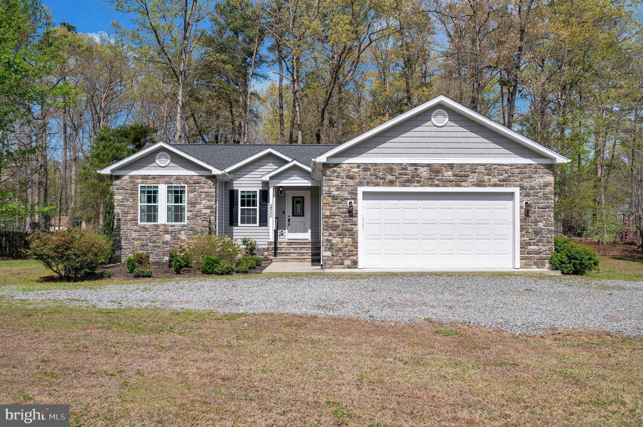 250 Somerset Dr photo 2