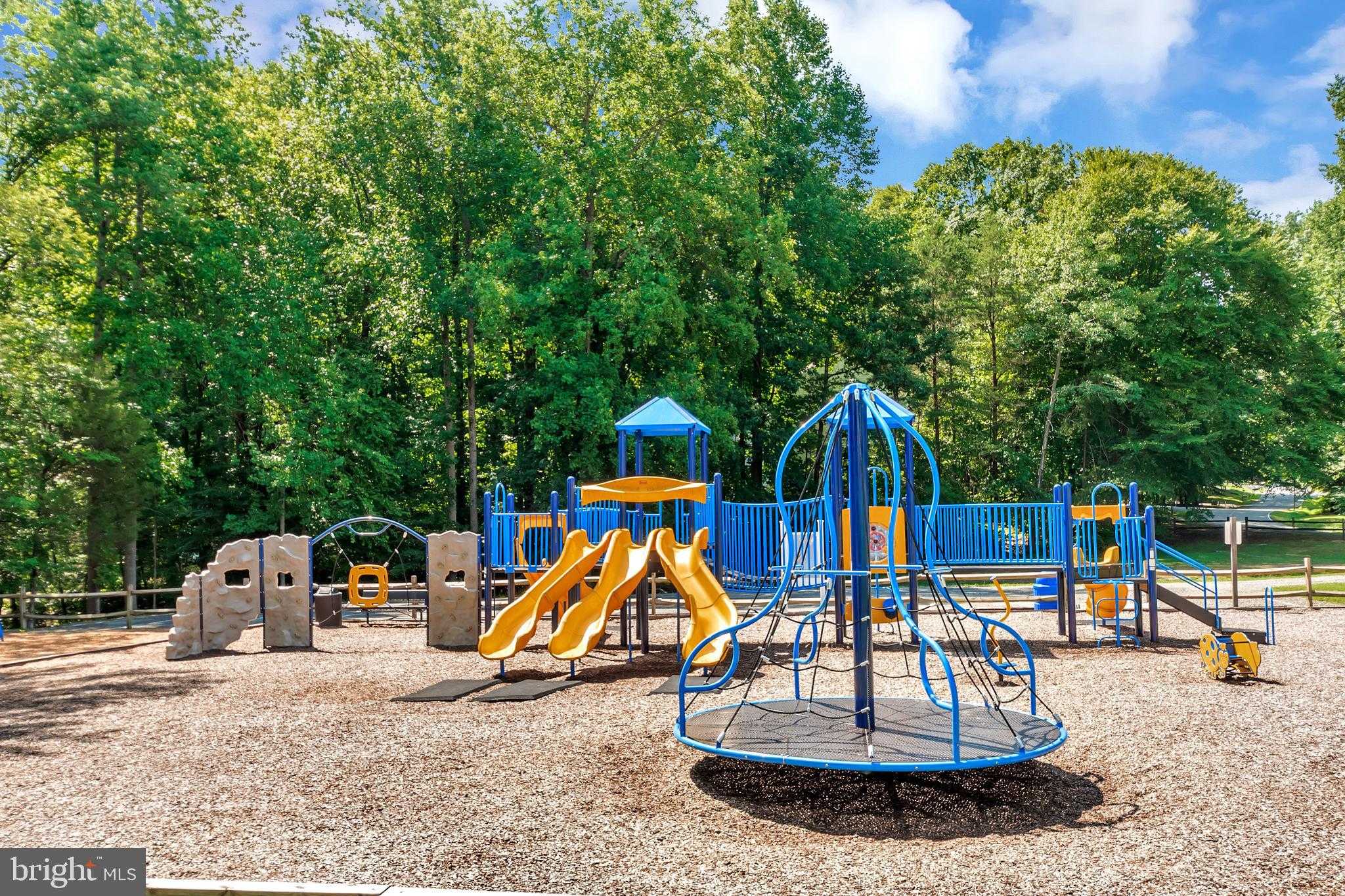 250 Somerset Dr photo 38