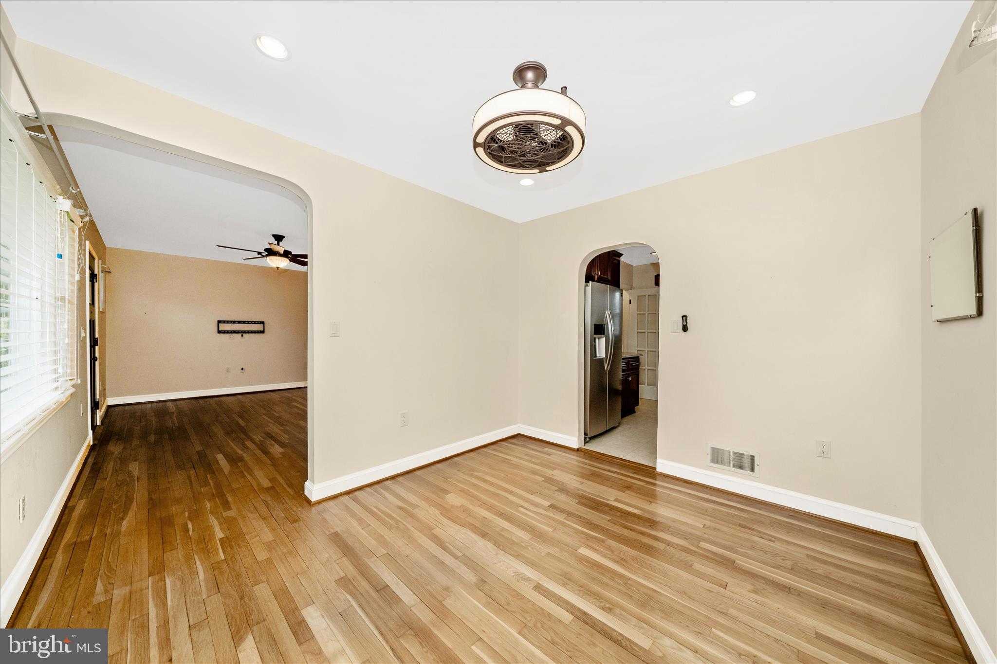 7604 Adelphi Rd photo 9