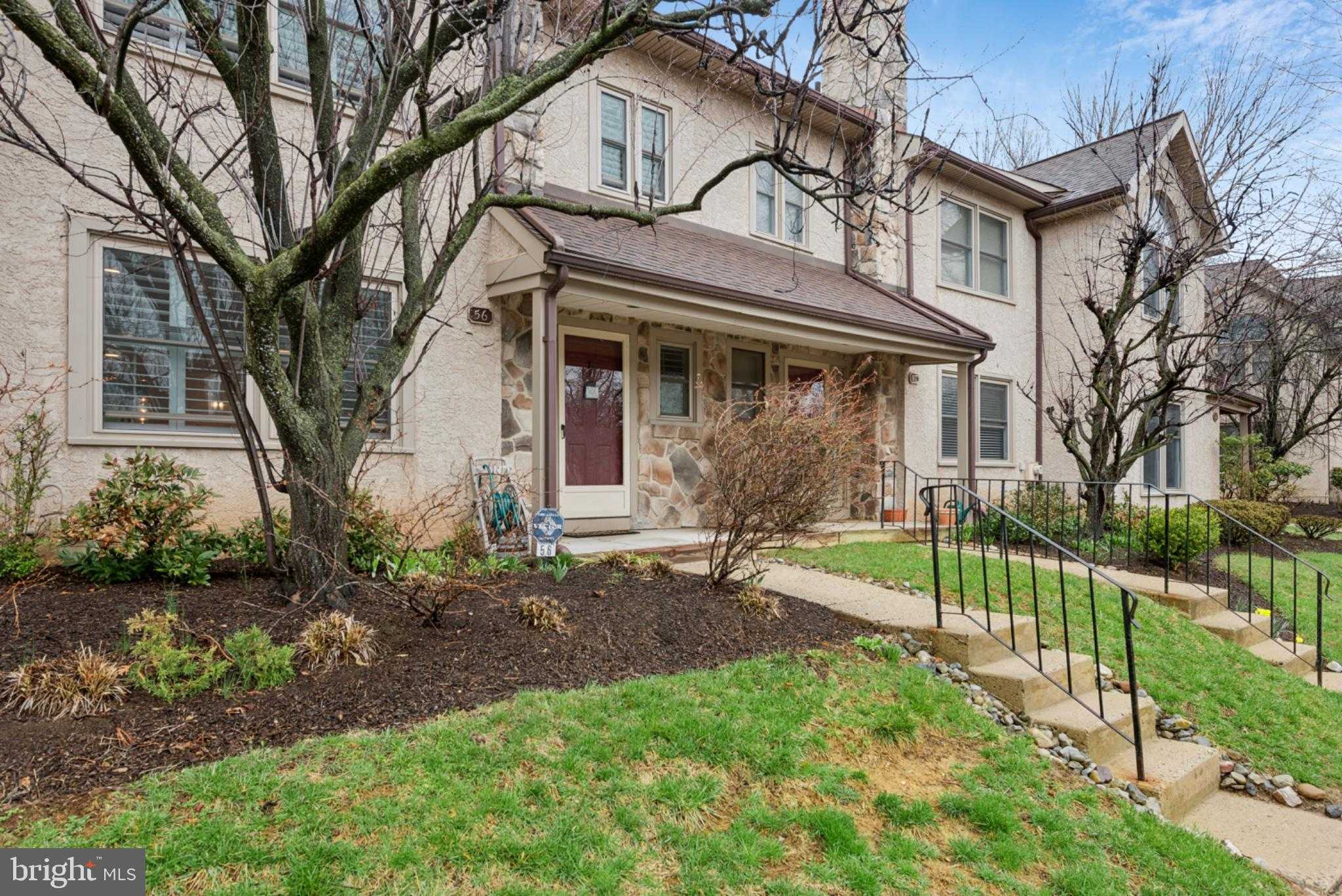 56 Woodstream Dr photo 2