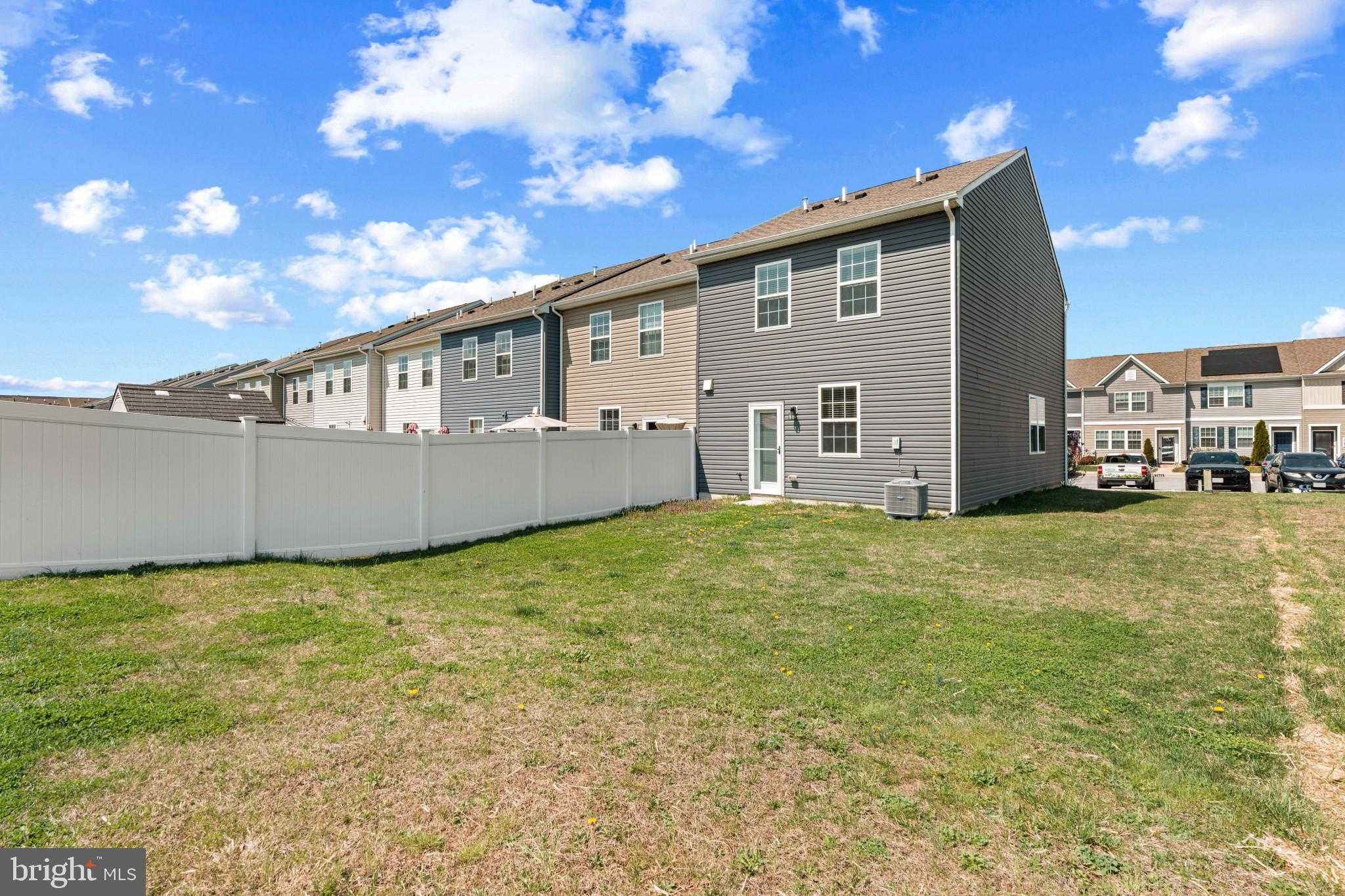 1930 Graymount Way photo 29