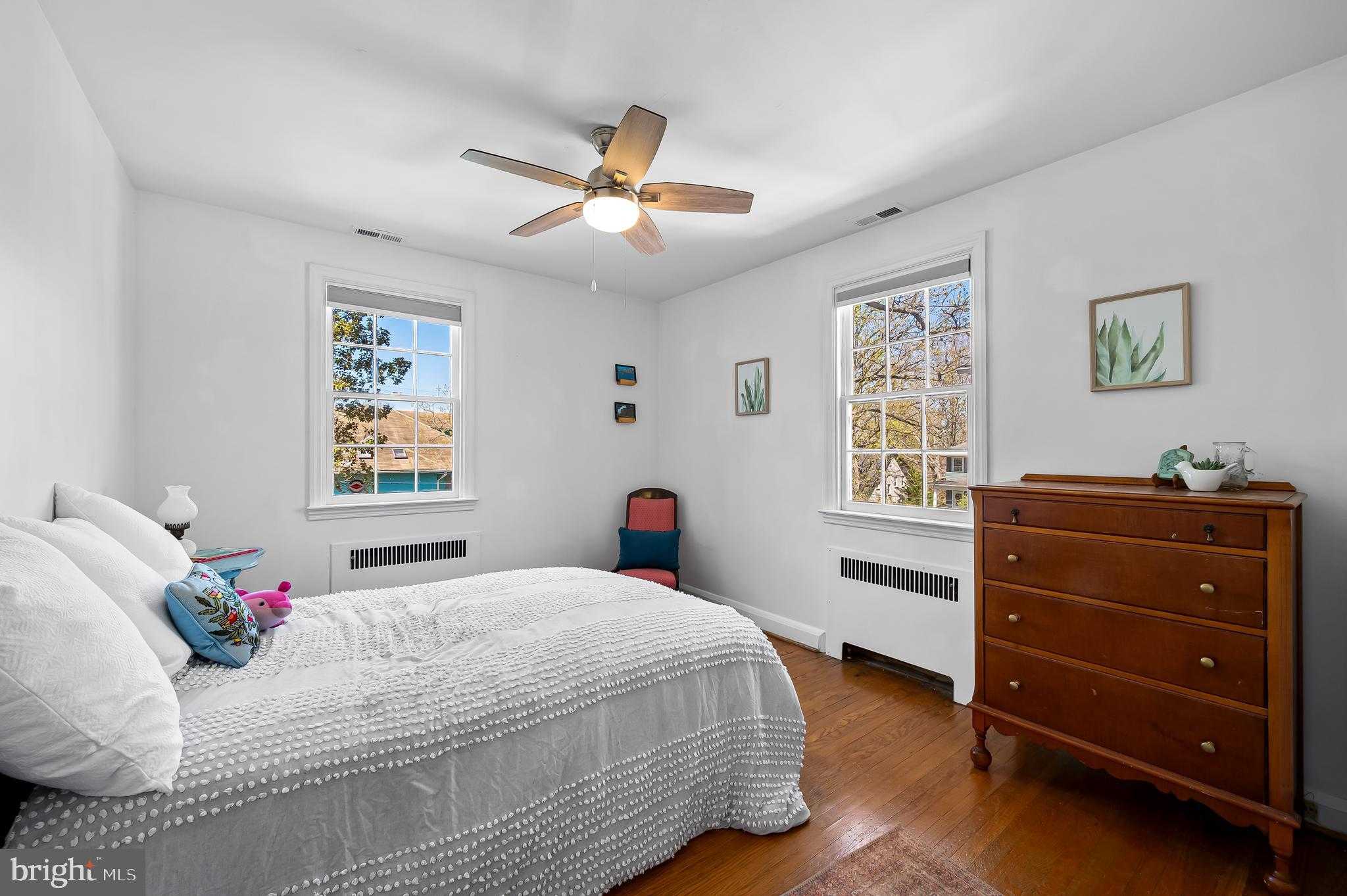 2202 Sulgrave Ave photo 43