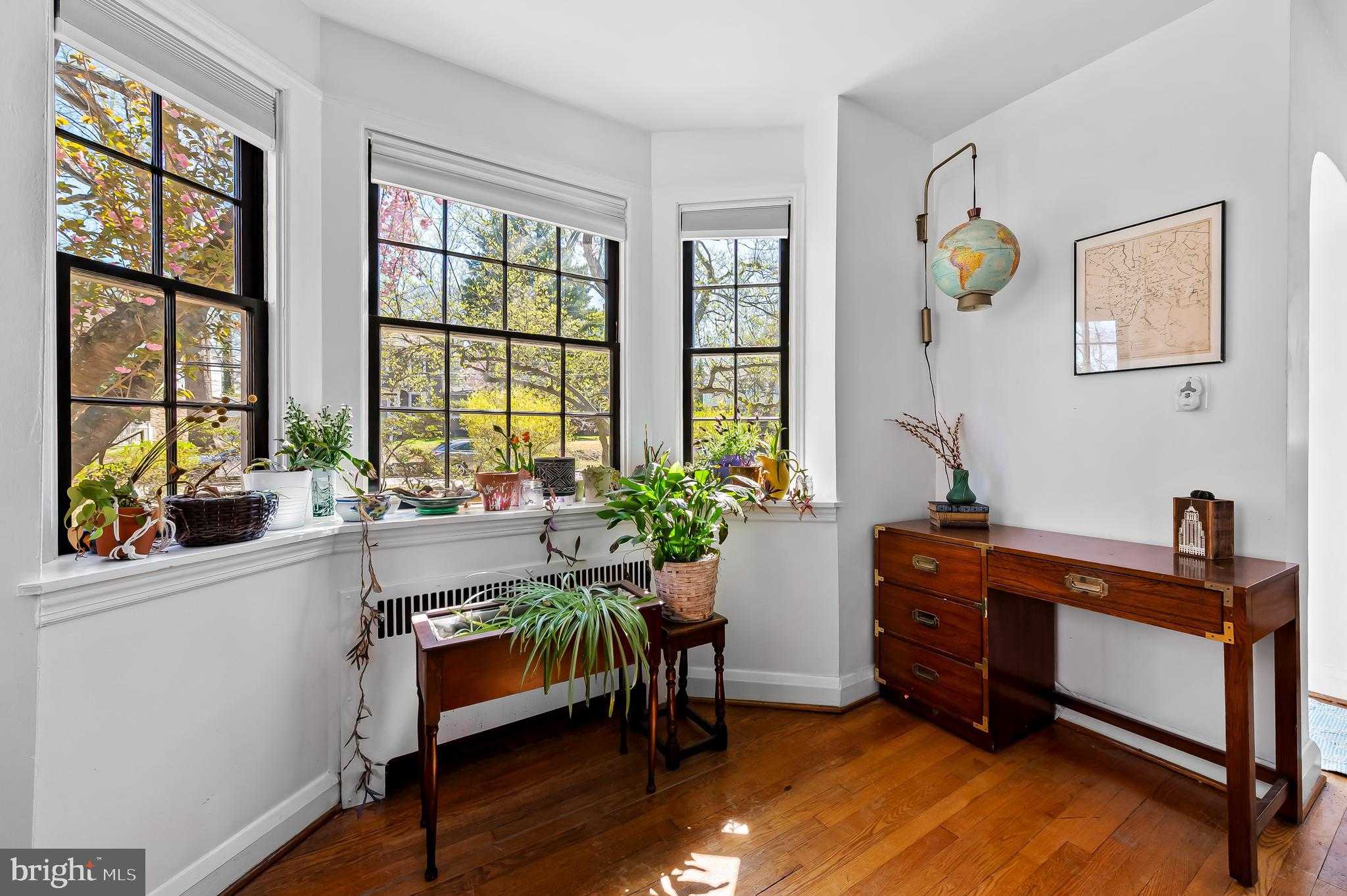 2202 Sulgrave Ave photo 9