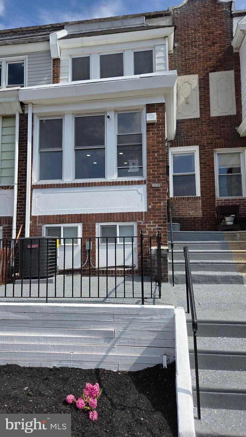 1225 E Cheltenham Ave photo 3