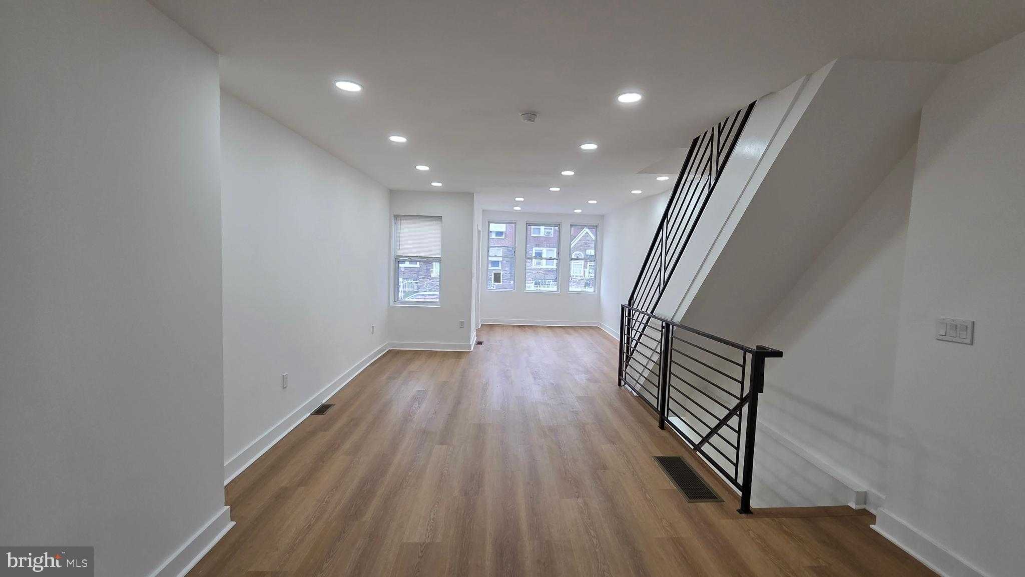 1225 E Cheltenham Ave photo 9