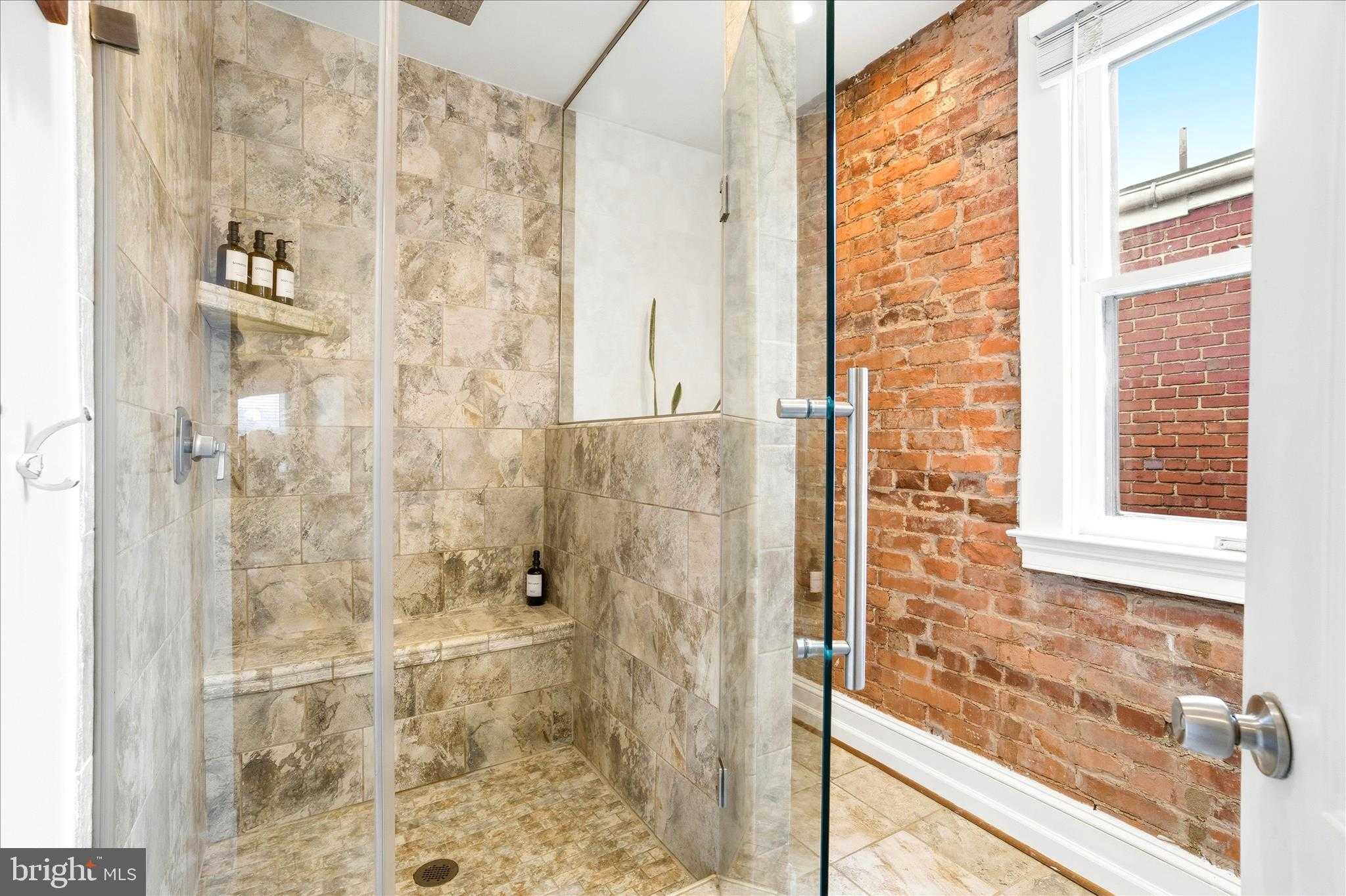 205 E 4th St photo 18