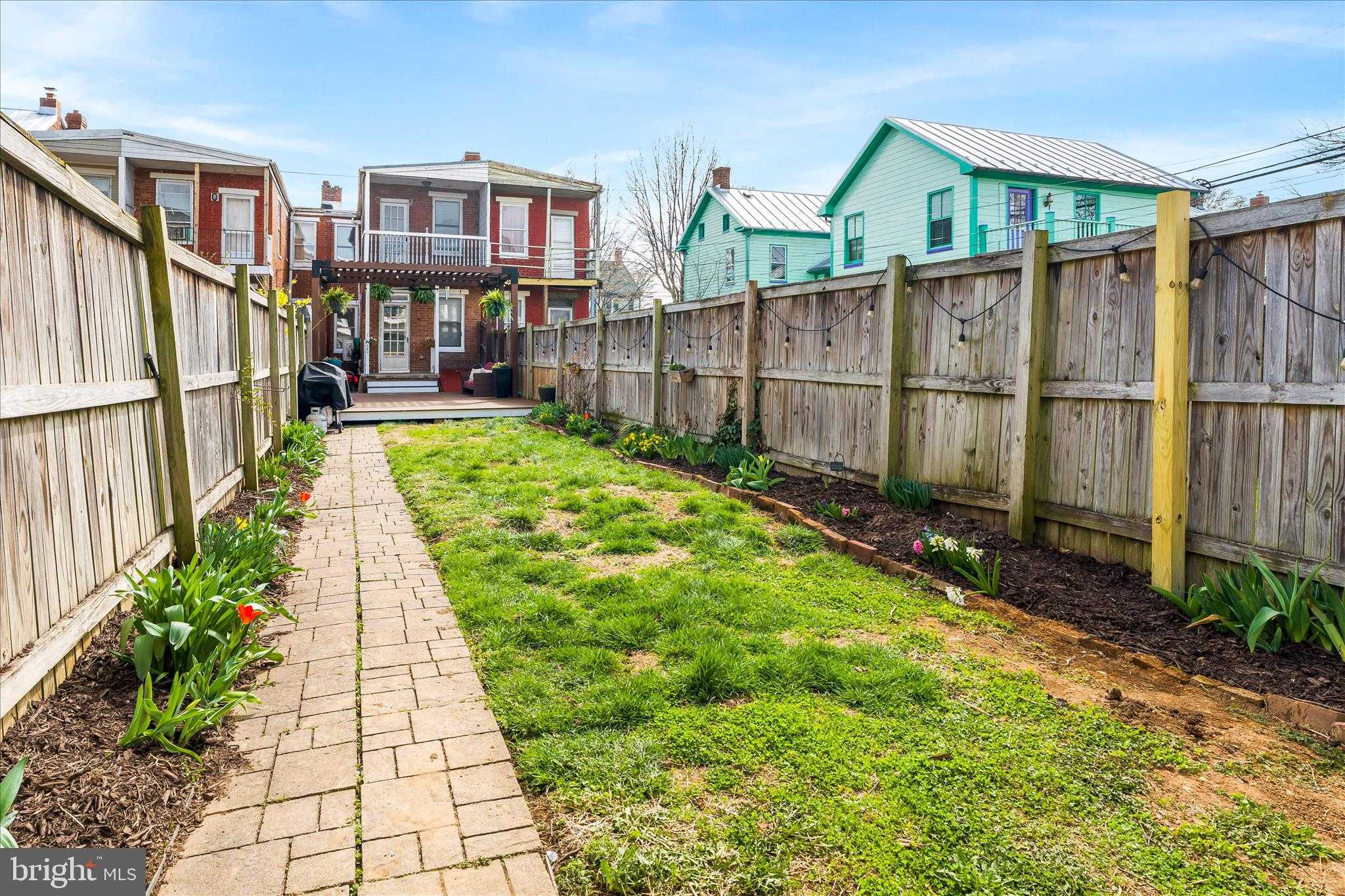 205 E 4th St photo 29