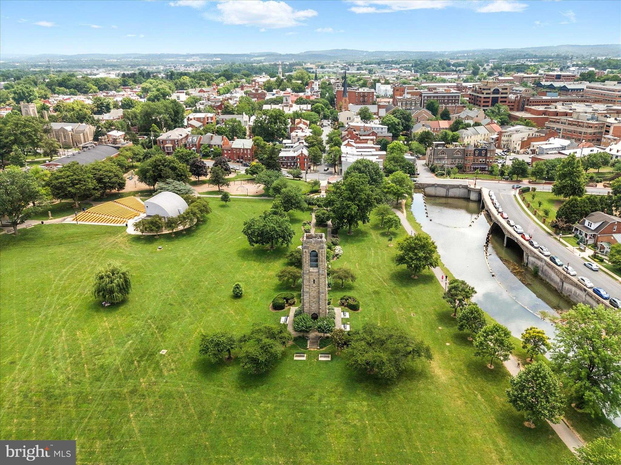 205 E 4th St photo 32