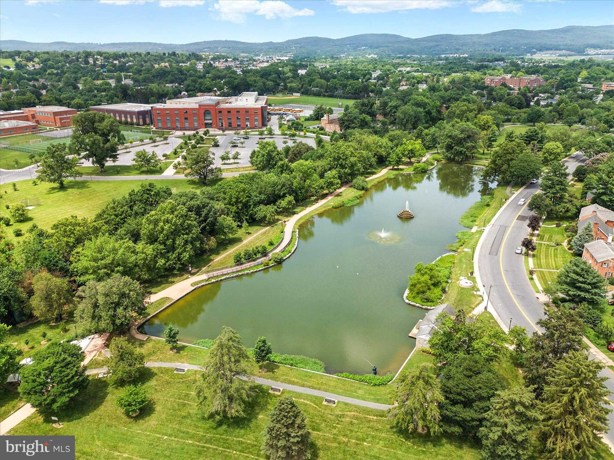 205 E 4th St photo 35