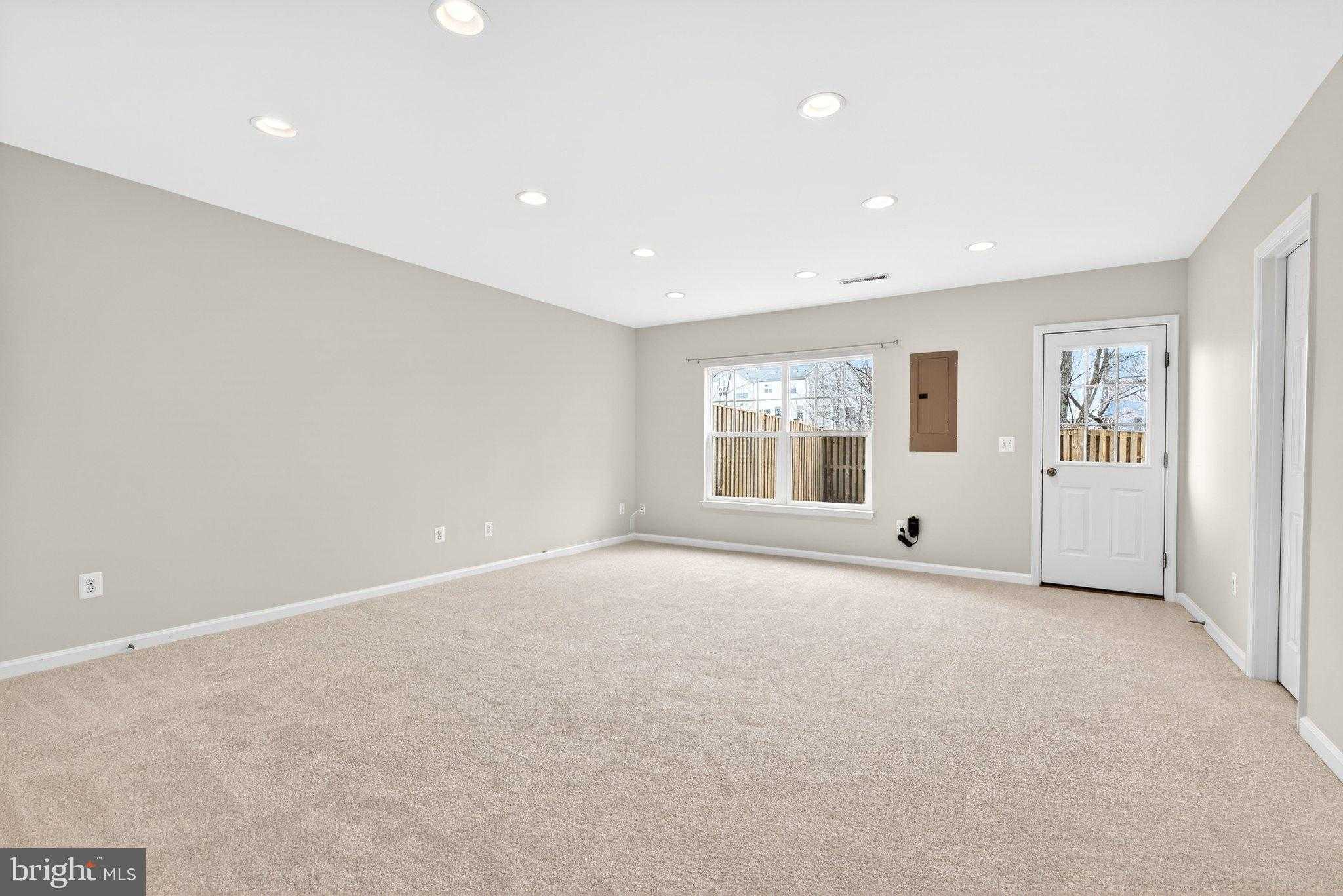 115 Gretchen CT photo 33