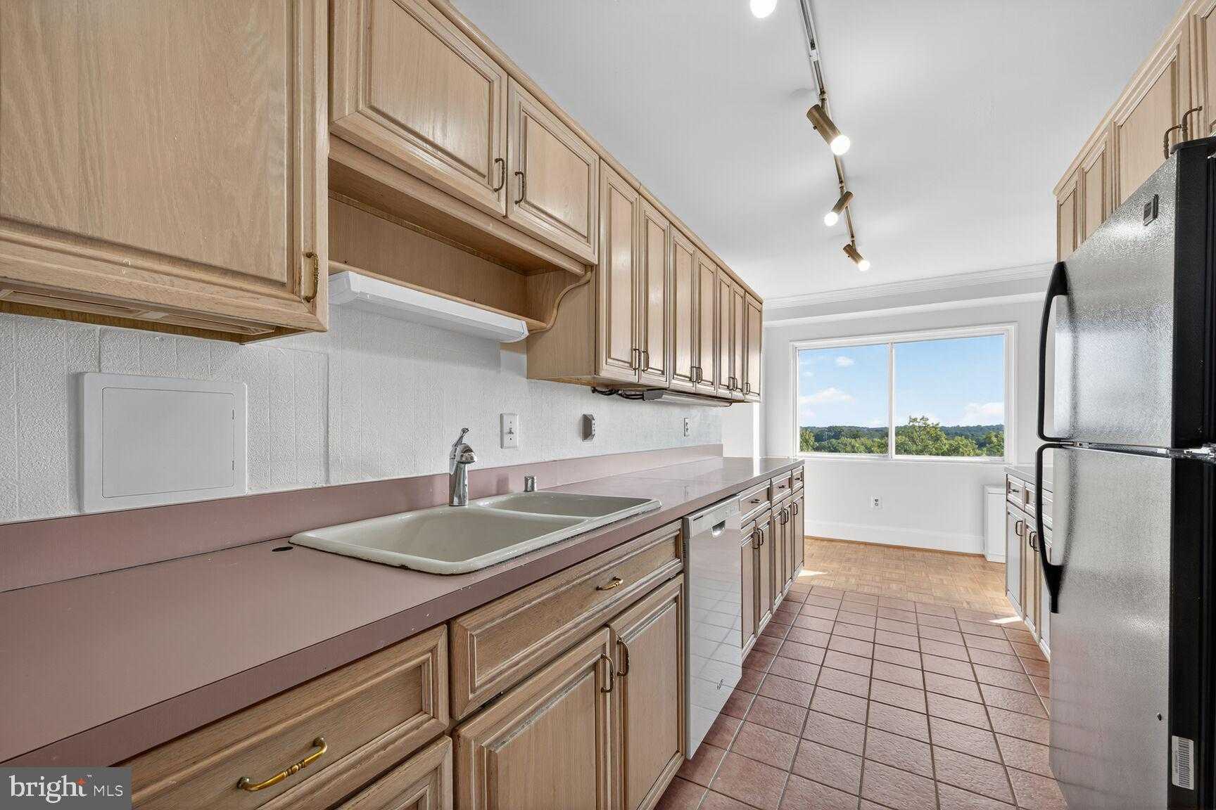 1111 University Blvd W photo 4