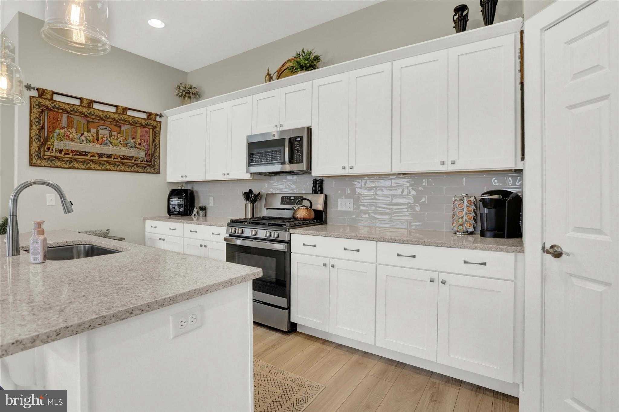 797 Aurora Dr photo 10