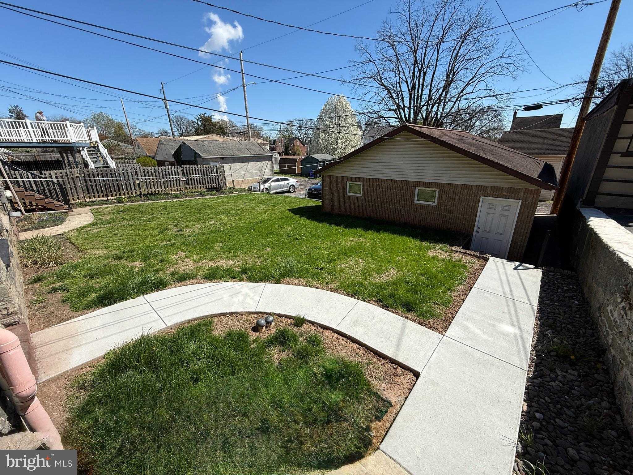 808 E High St photo 3