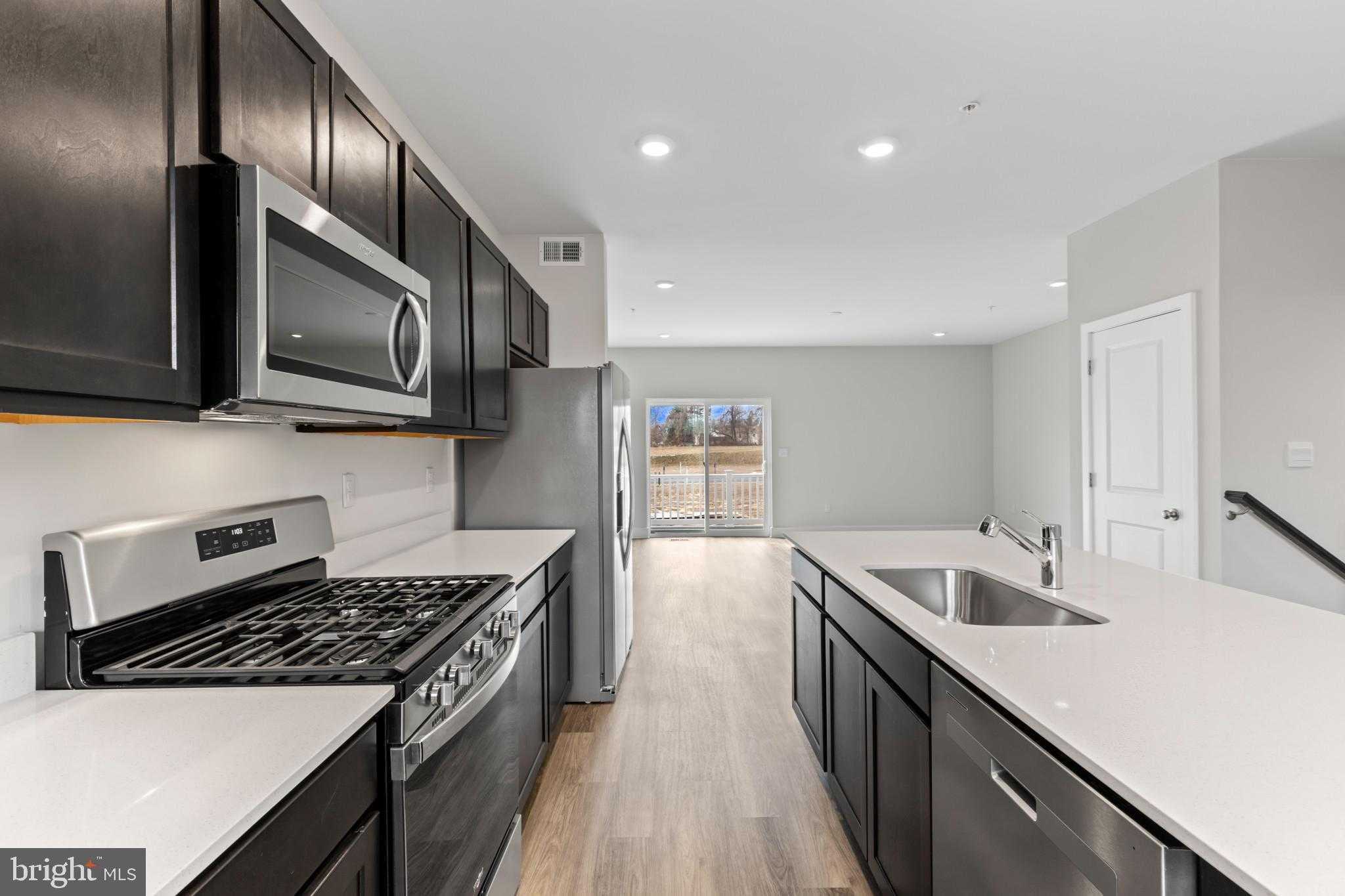 364 Hackley Dr photo 12