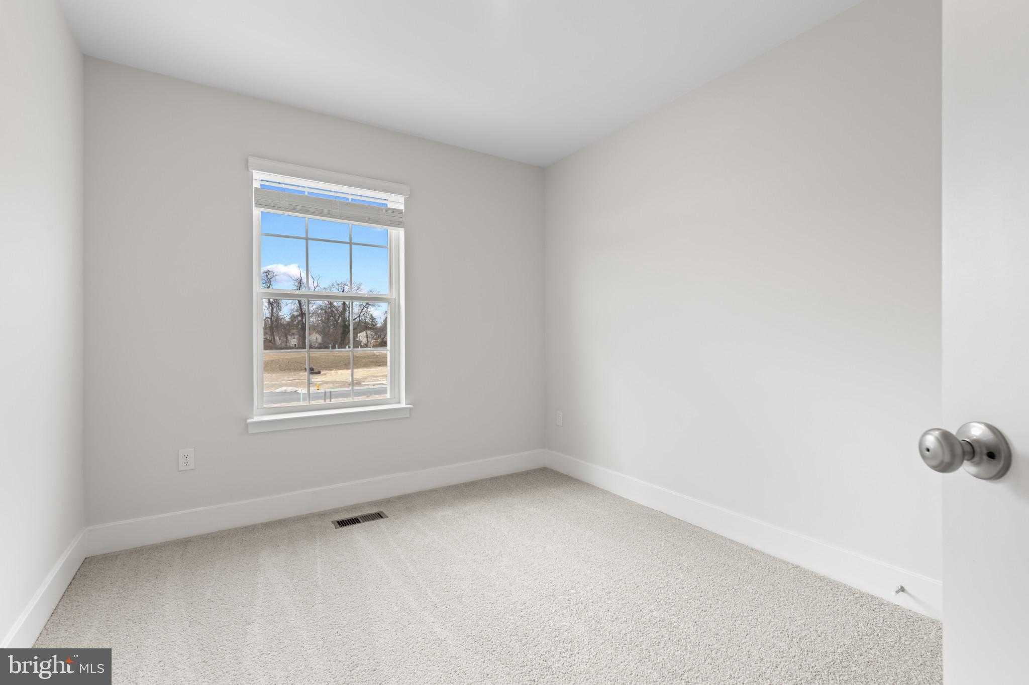 364 Hackley Dr photo 23