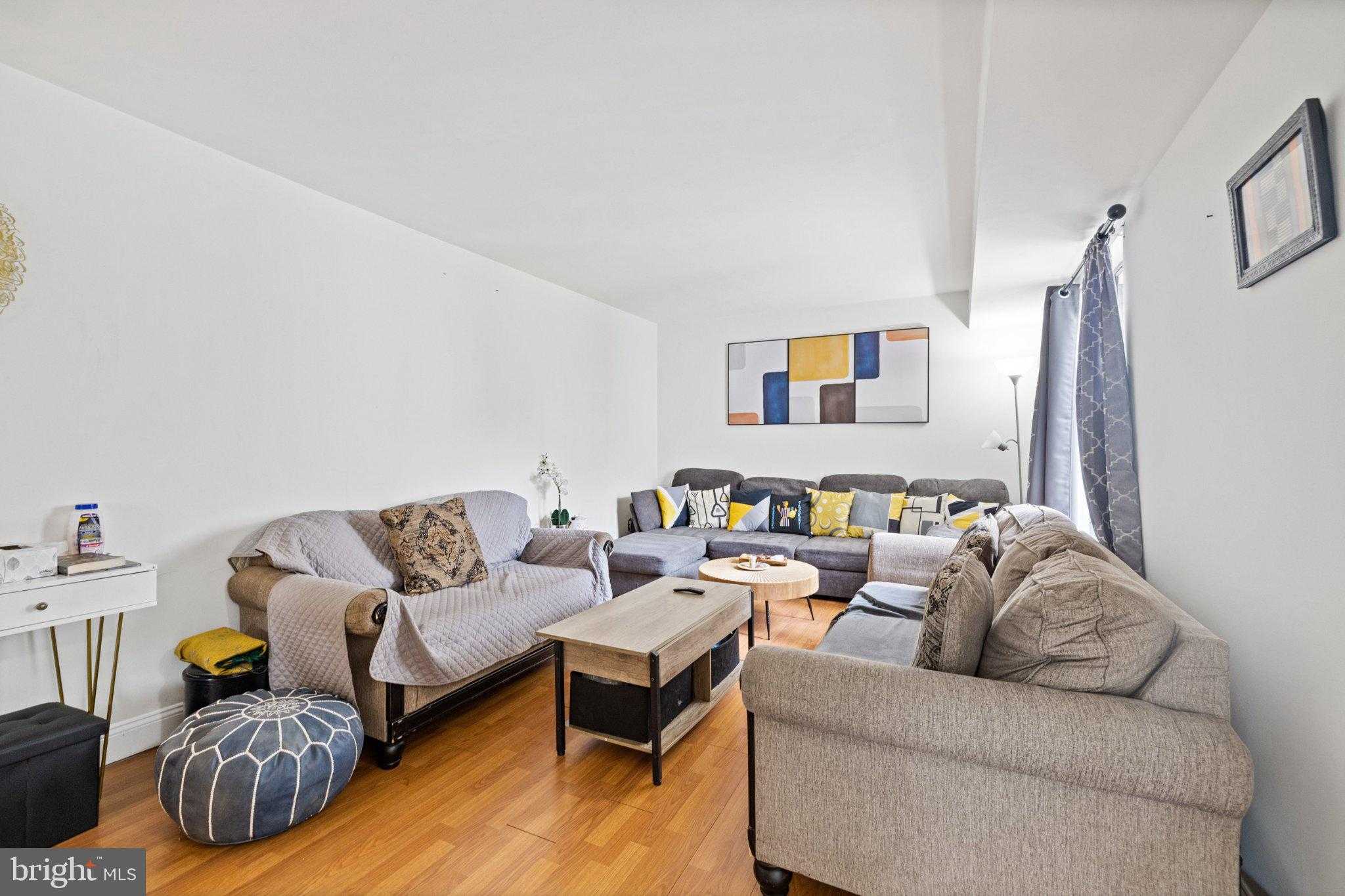 96 Nina CT # 193 photo 2