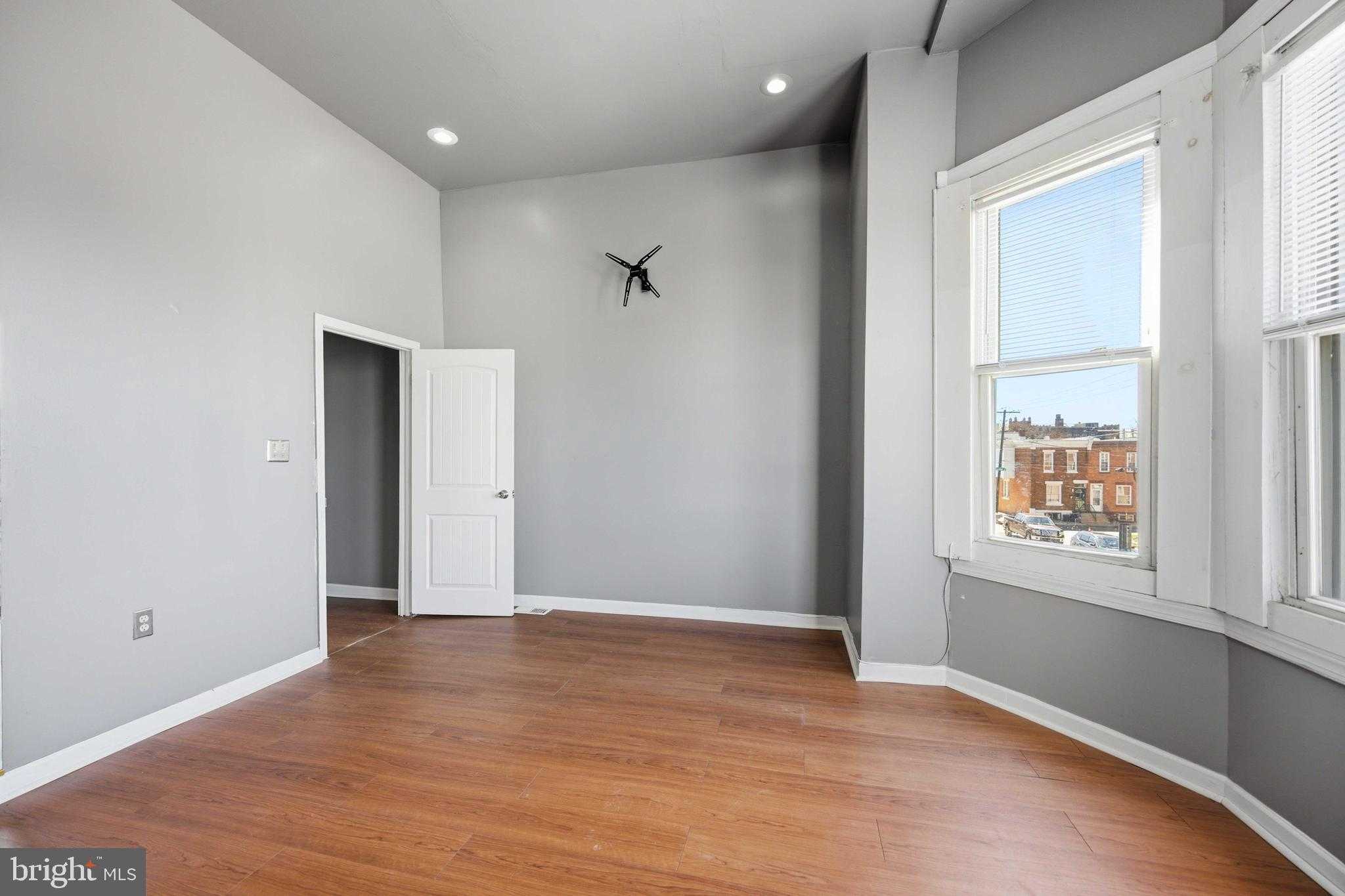 2757 N 25th St photo 26