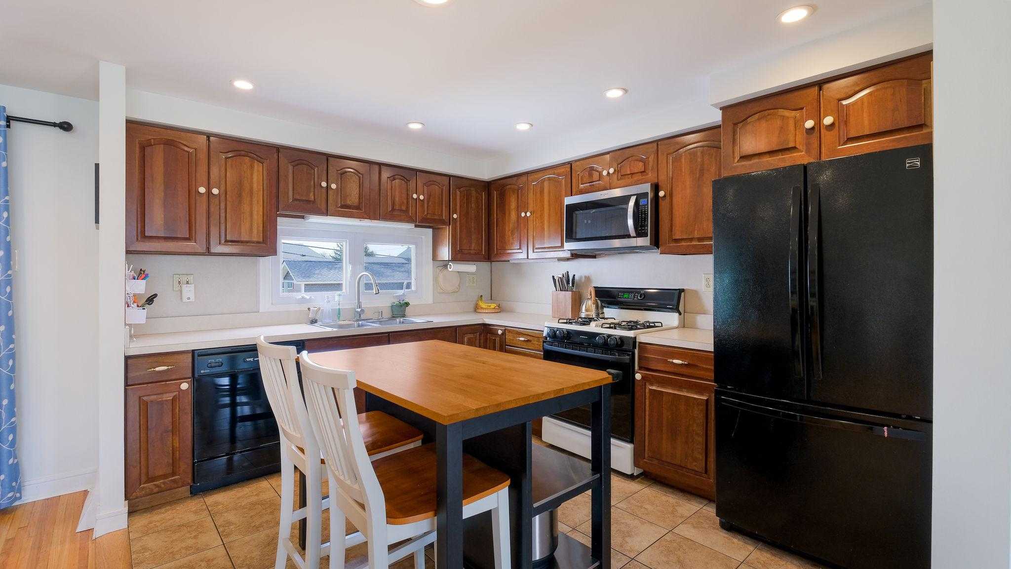 823 Regina St photo 11