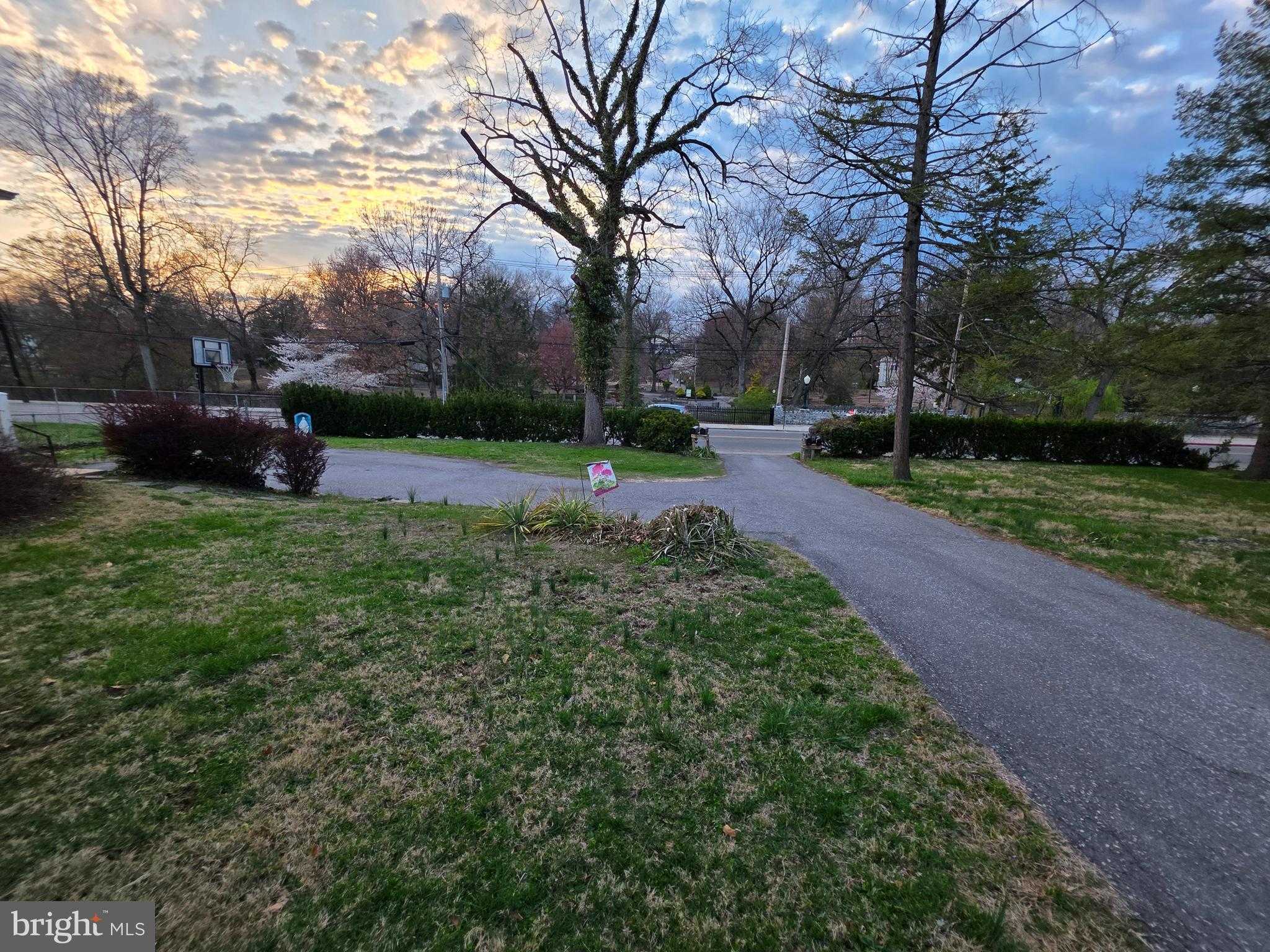 524 Virginia Ave photo 80