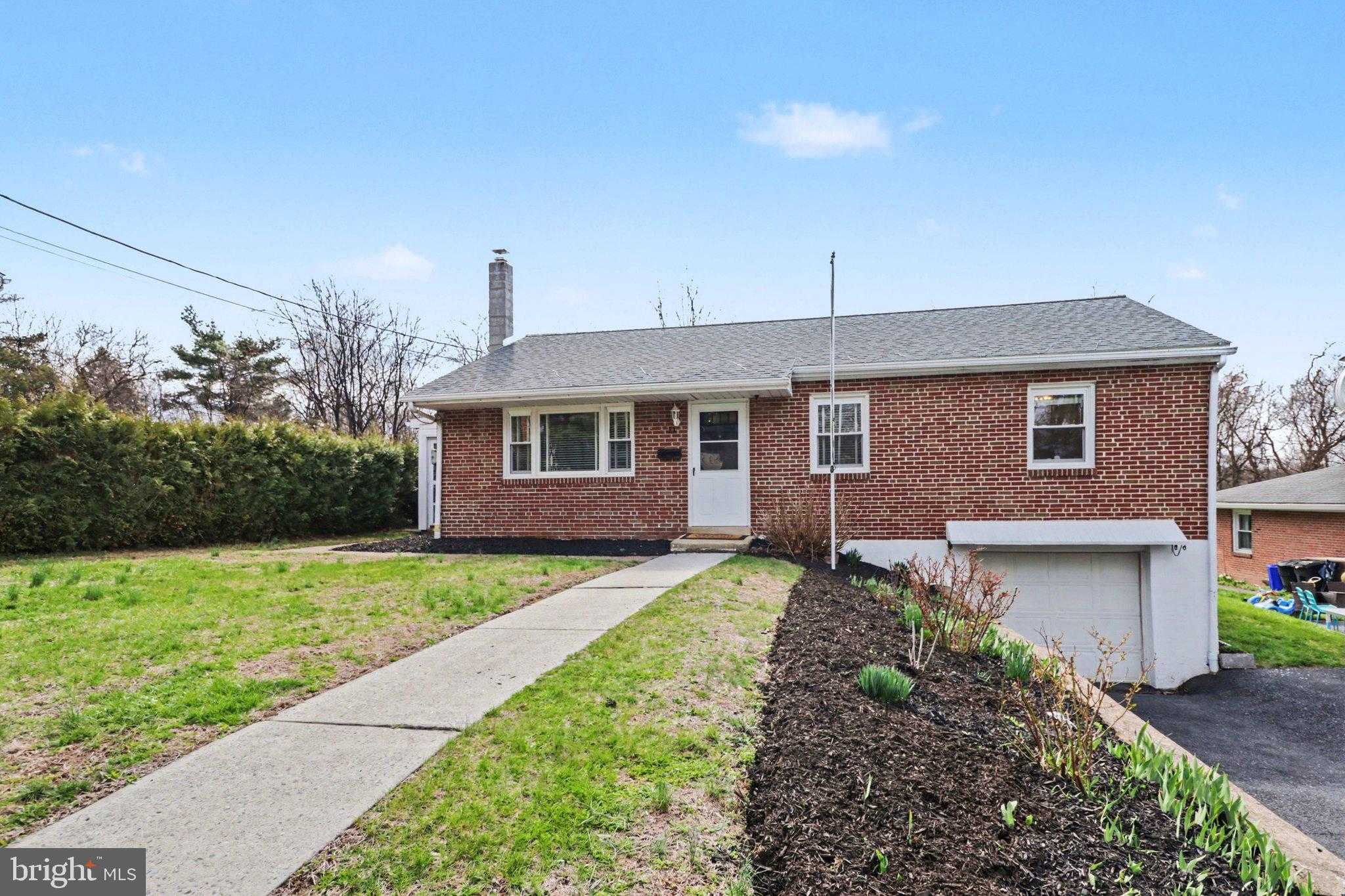 11 W Highland Ave, Enola