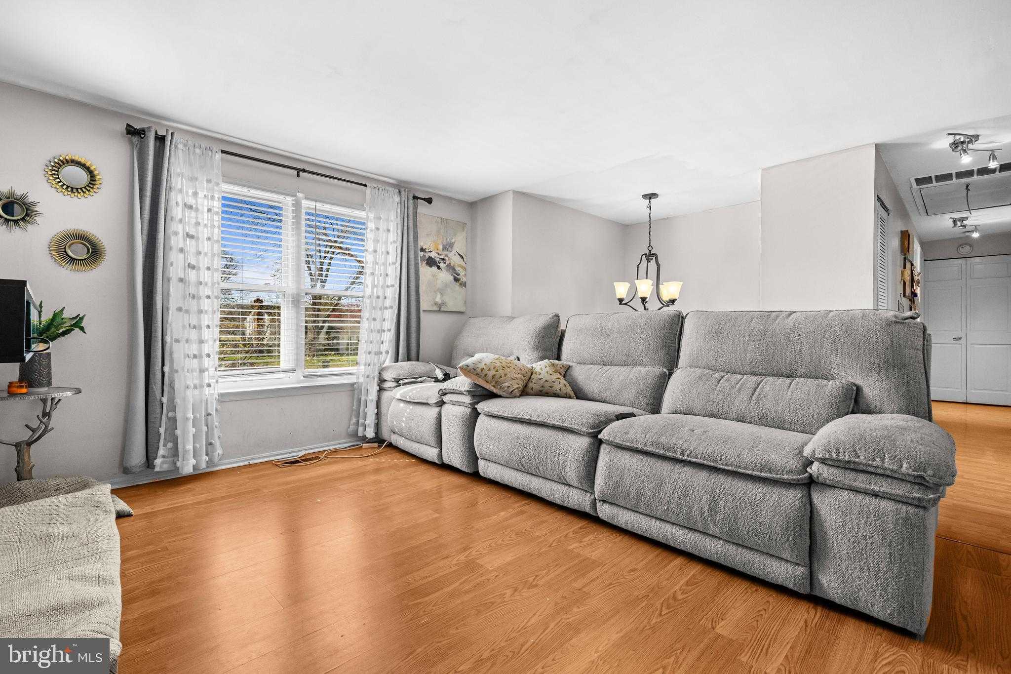 4380 Rock CT photo 2