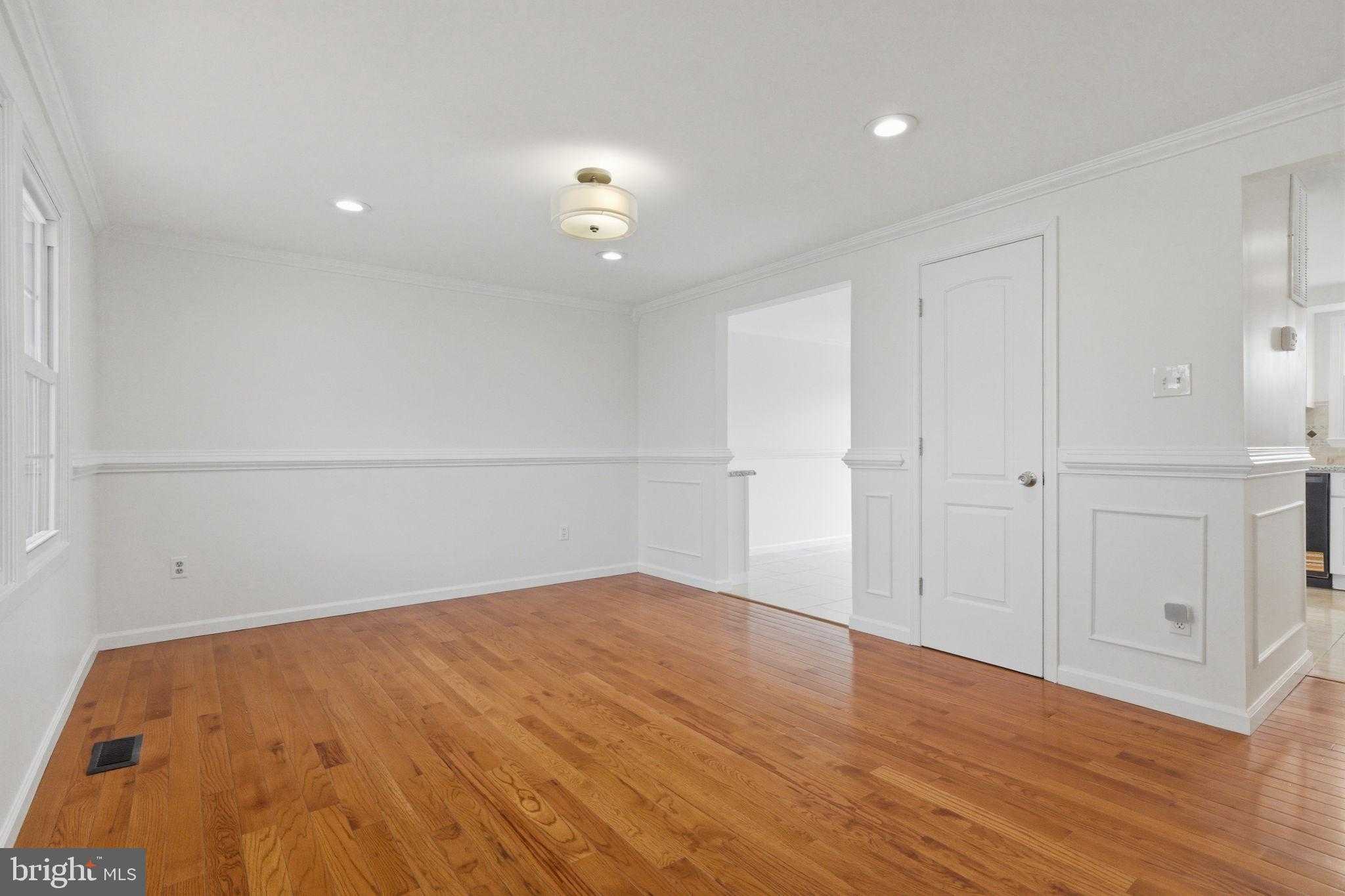 178 Stonegate Dr photo 5