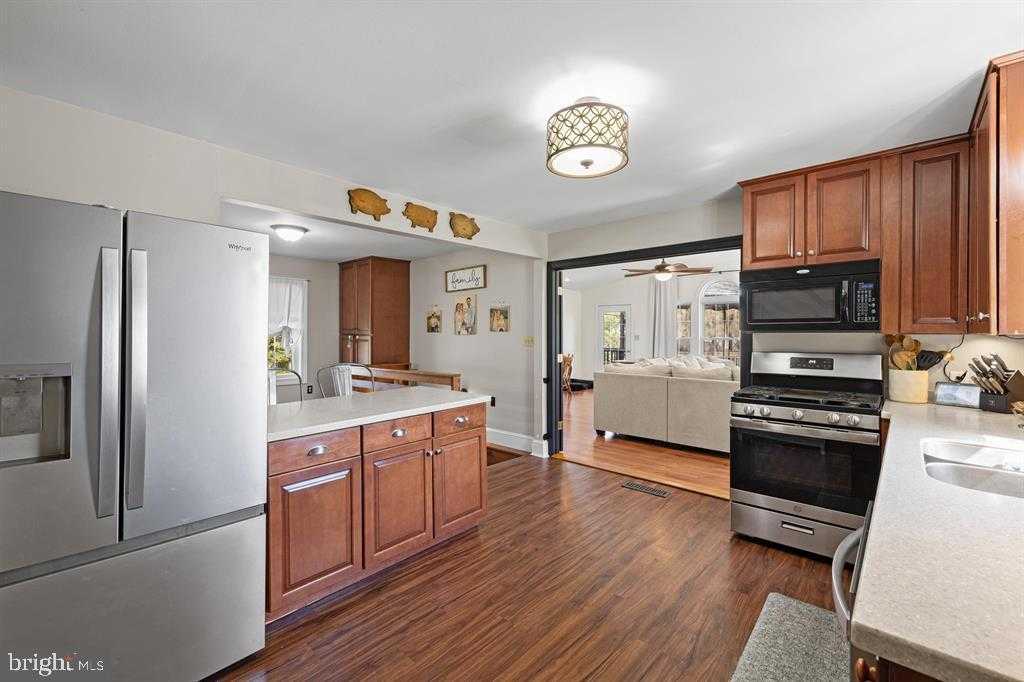 1015 Hamlet Dr photo 23