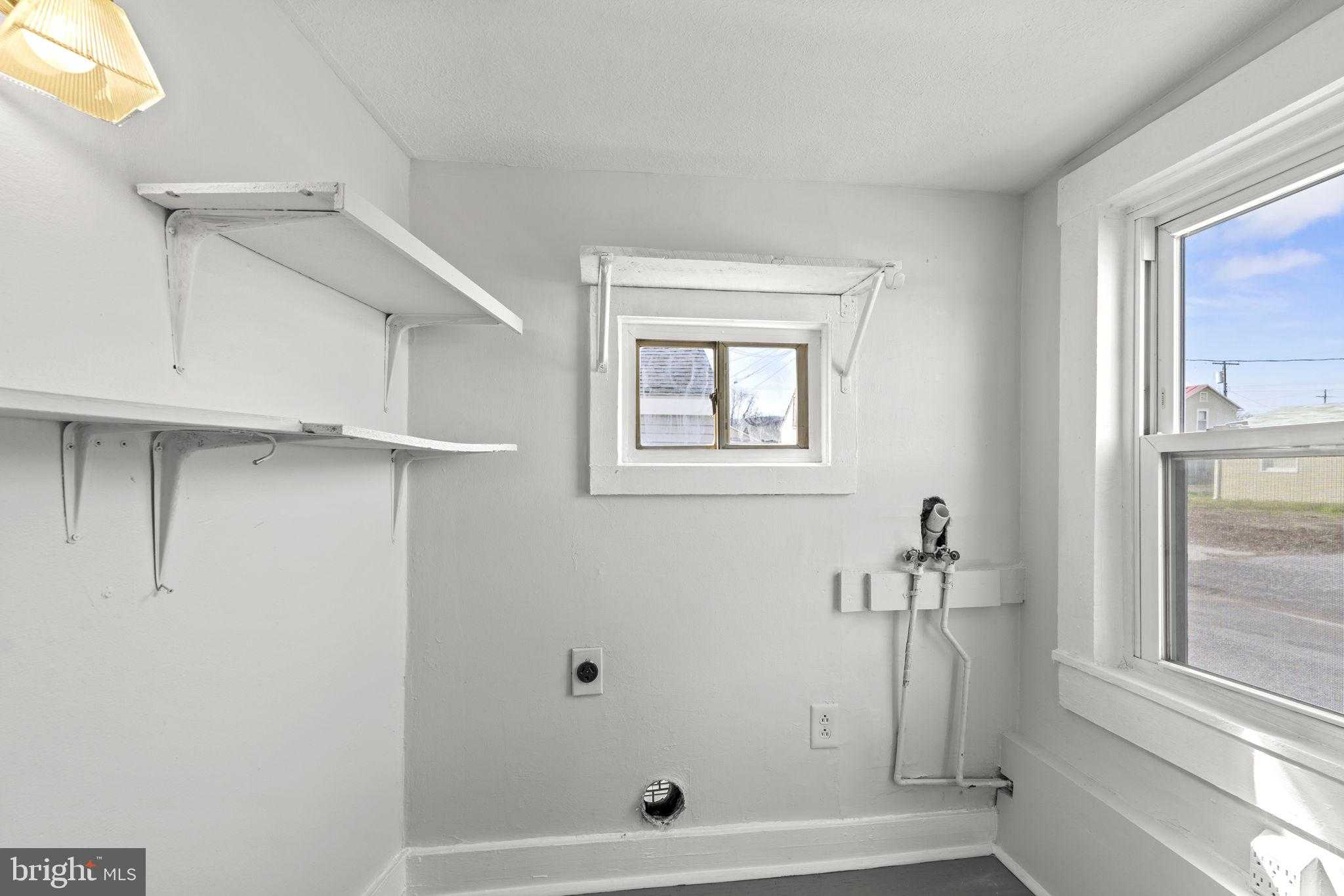 822 N Commerce Ave photo 18