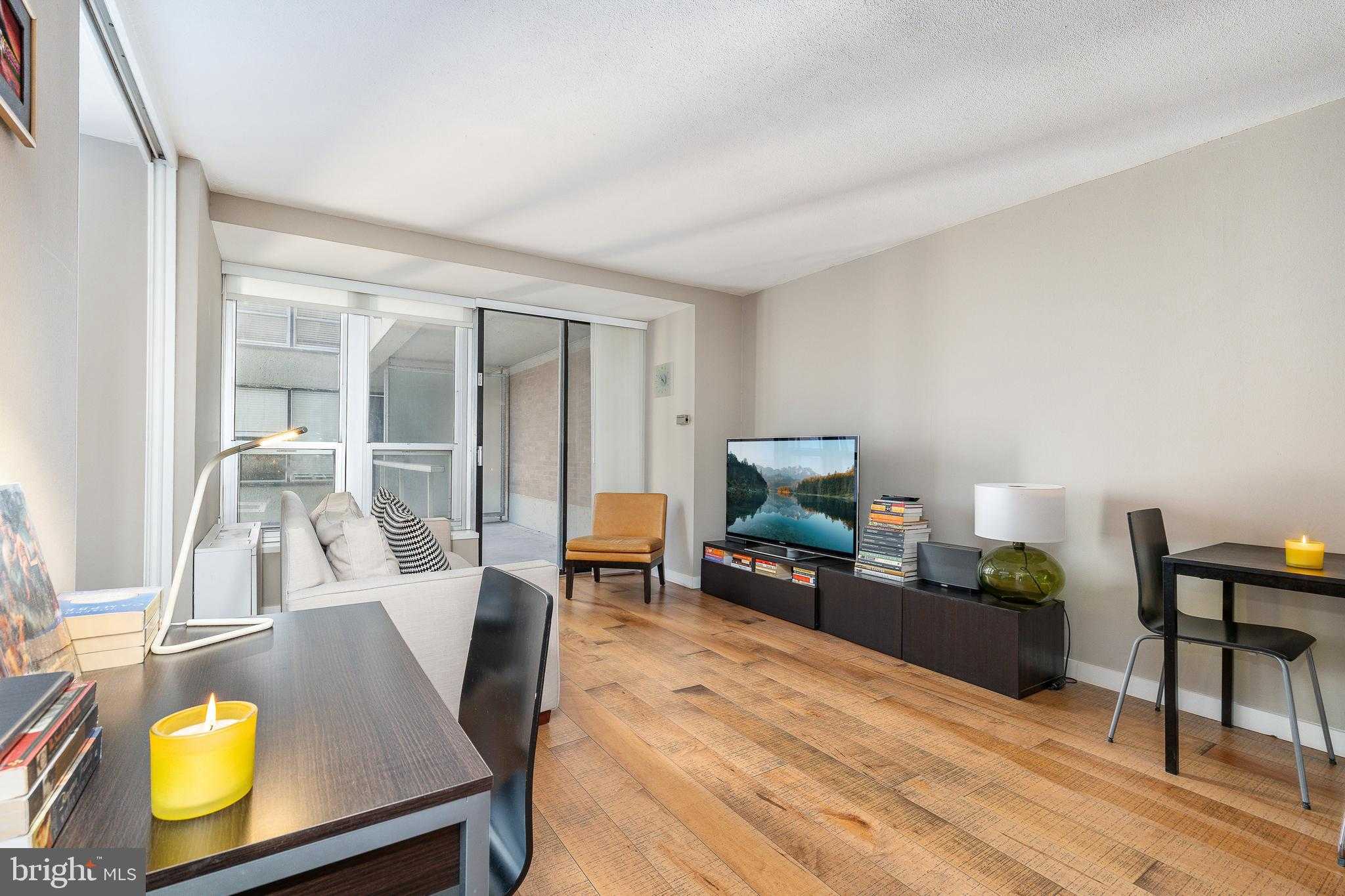 224 W Rittenhouse Sq photo 3