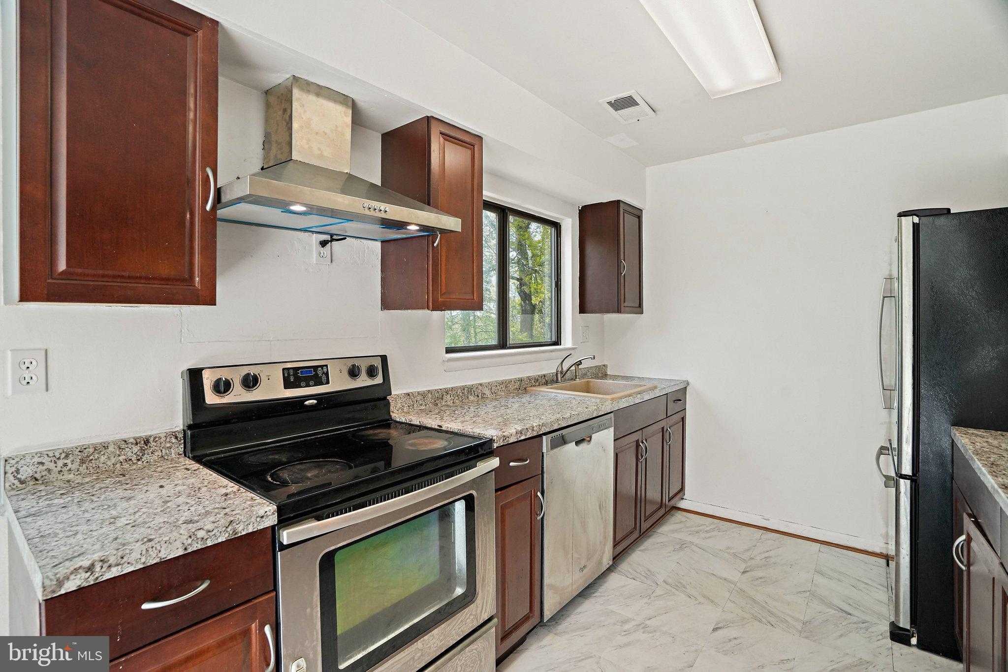 7100 Ora Glen CT photo 4